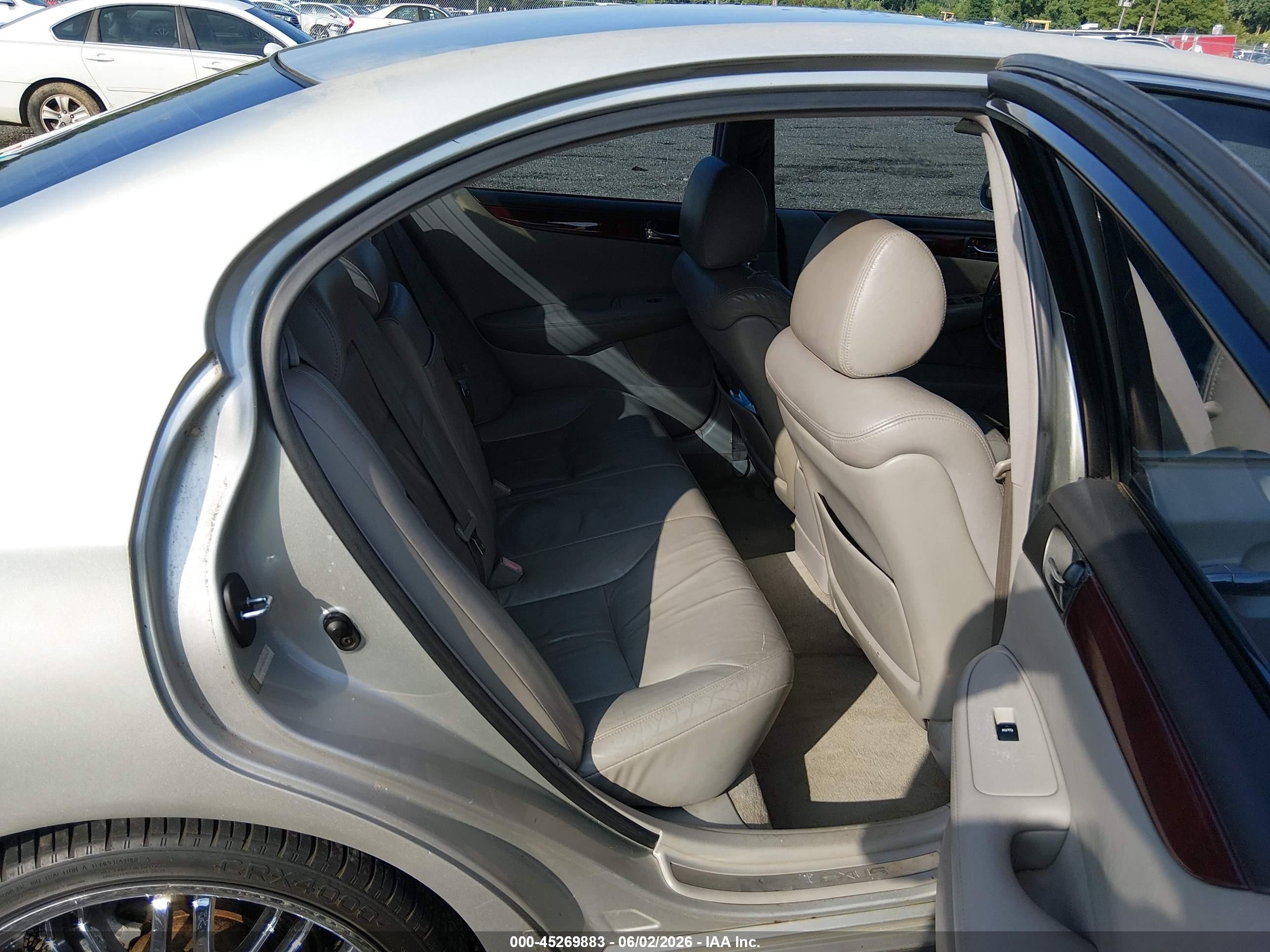 2002 Lexus Es 300   Silver vin: JTHBF30G625020425