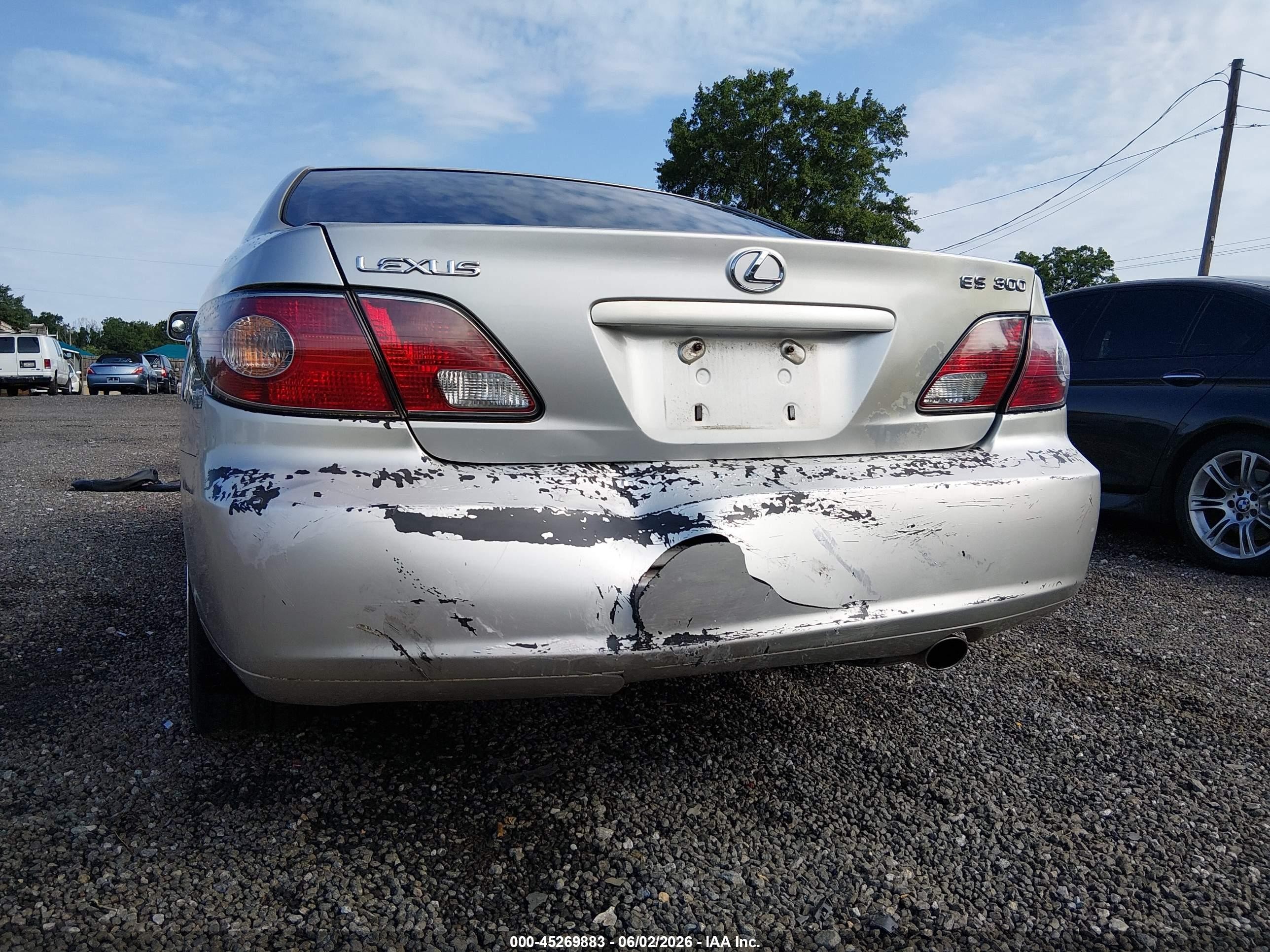 2002 Lexus Es 300   Silver vin: JTHBF30G625020425