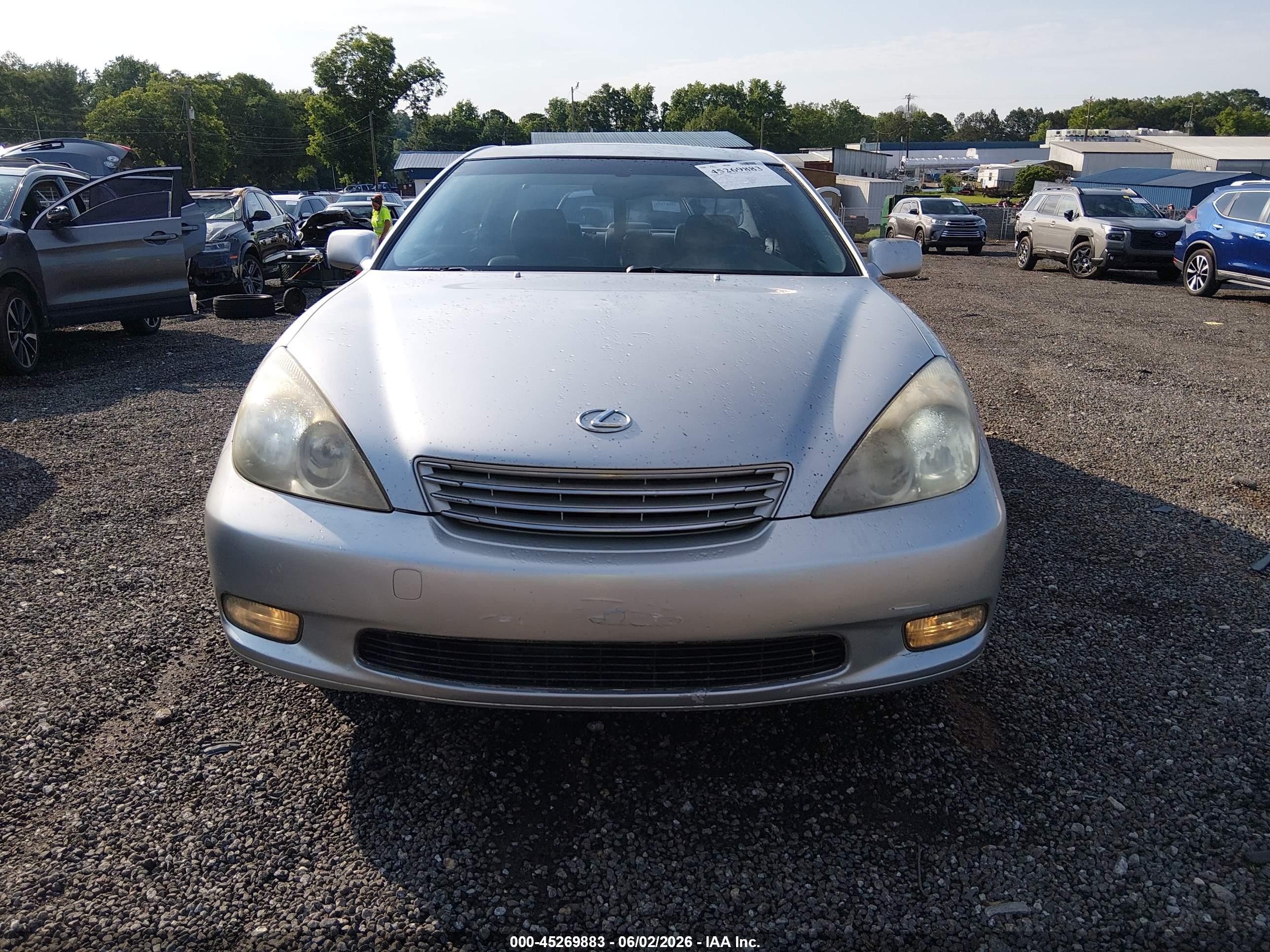 2002 Lexus Es 300   Silver vin: JTHBF30G625020425
