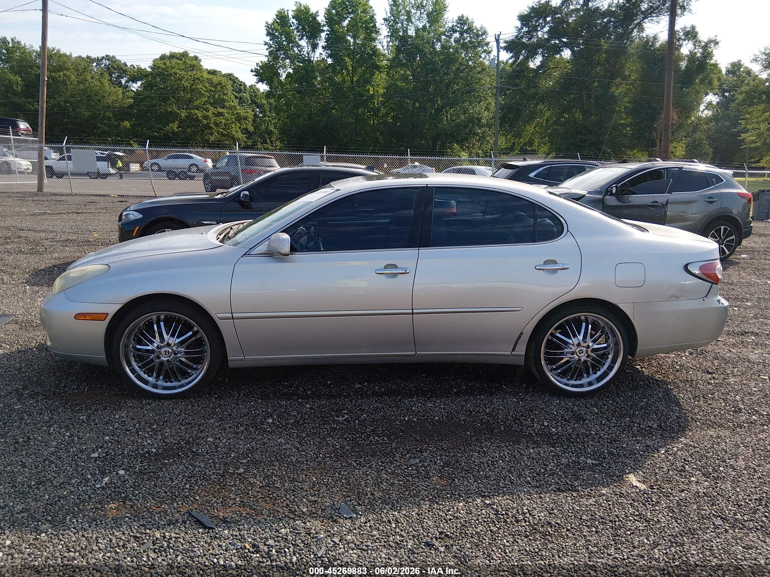 2002 Lexus Es 300   Silver vin: JTHBF30G625020425