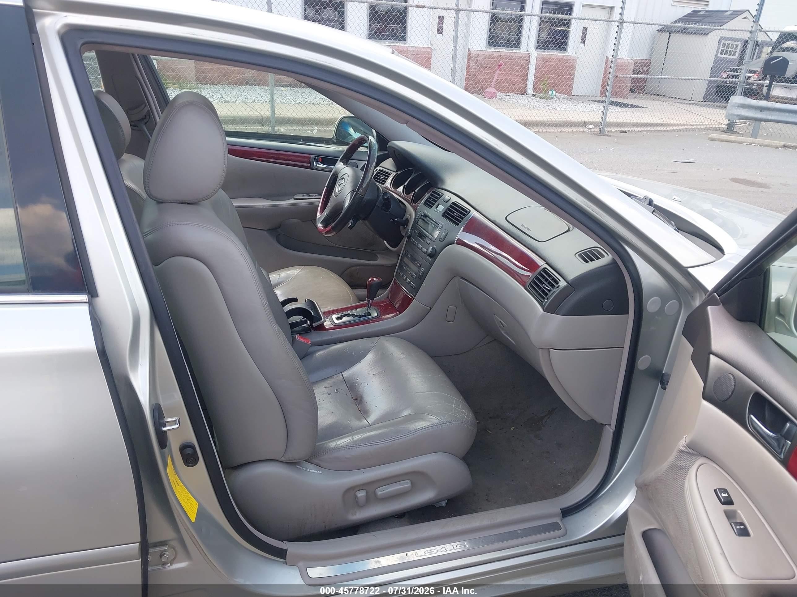 2003 Lexus Es 300 Silver vin: JTHBF30G636014720
