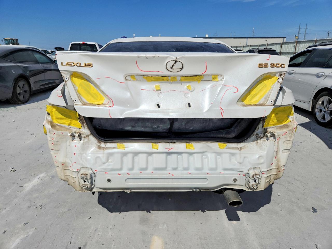 2002 Lexus Es 300 White vin: JTHBF30G720038624
