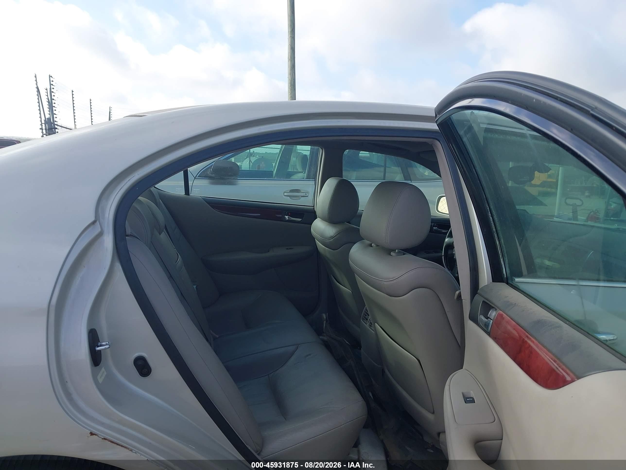 2002 Lexus Es 300   Silver vin: JTHBF30G720055360
