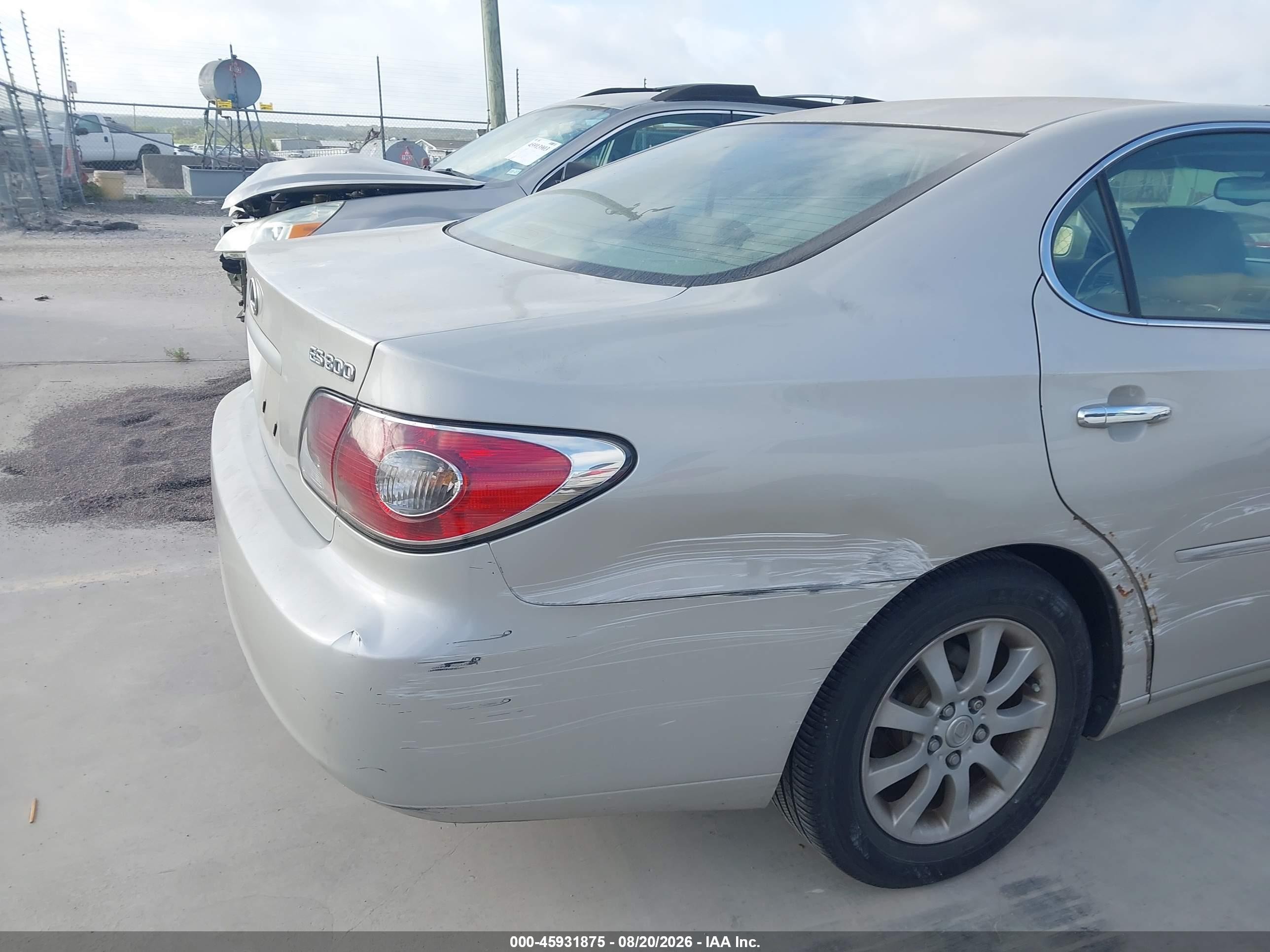 2002 Lexus Es 300   Silver vin: JTHBF30G720055360