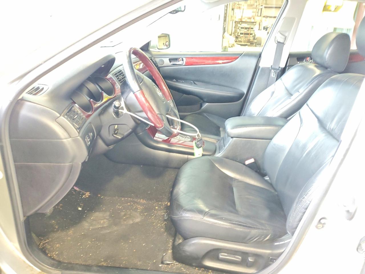 2002 Lexus Es 300 Silver vin: JTHBF30G725013077