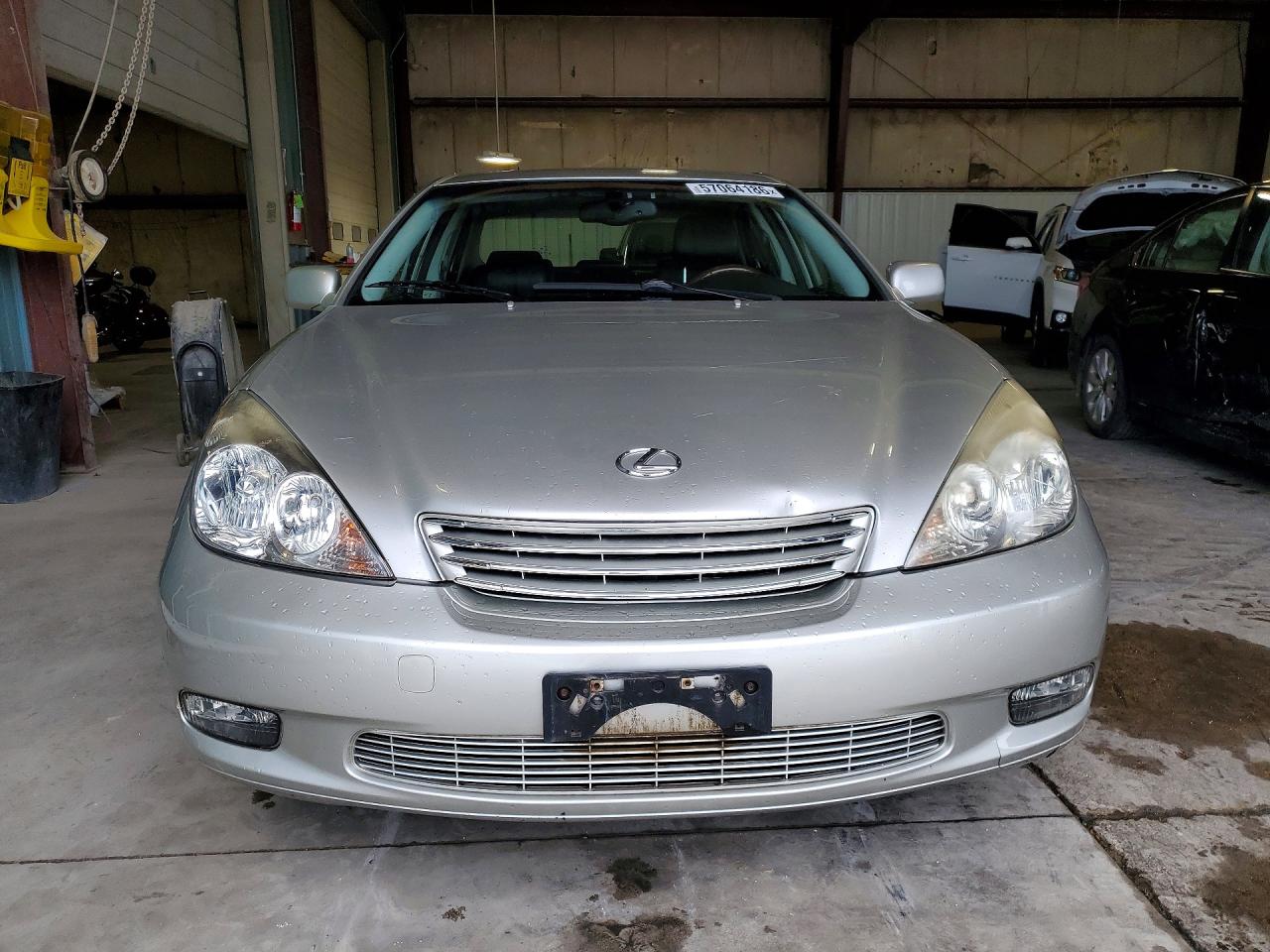 2002 Lexus Es 300 Silver vin: JTHBF30G725013077