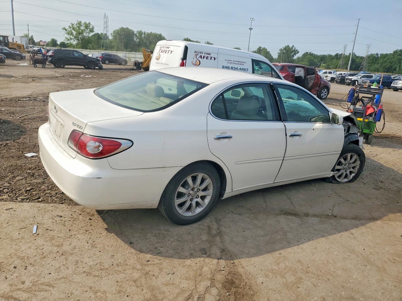 2003 Lexus Es 300 White vin: JTHBF30G736001569