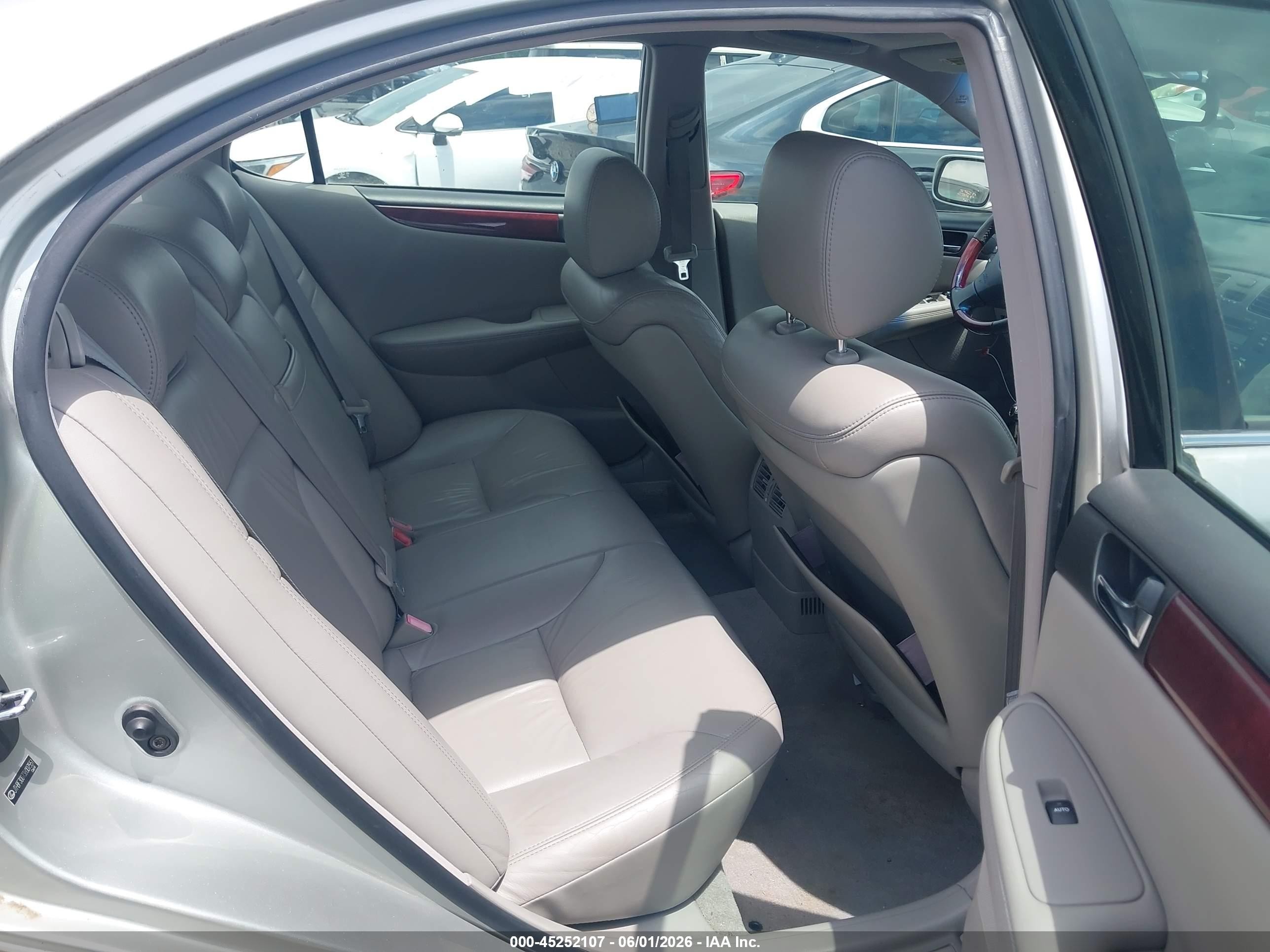 2003 Lexus Es 300   Silver vin: JTHBF30G736007551