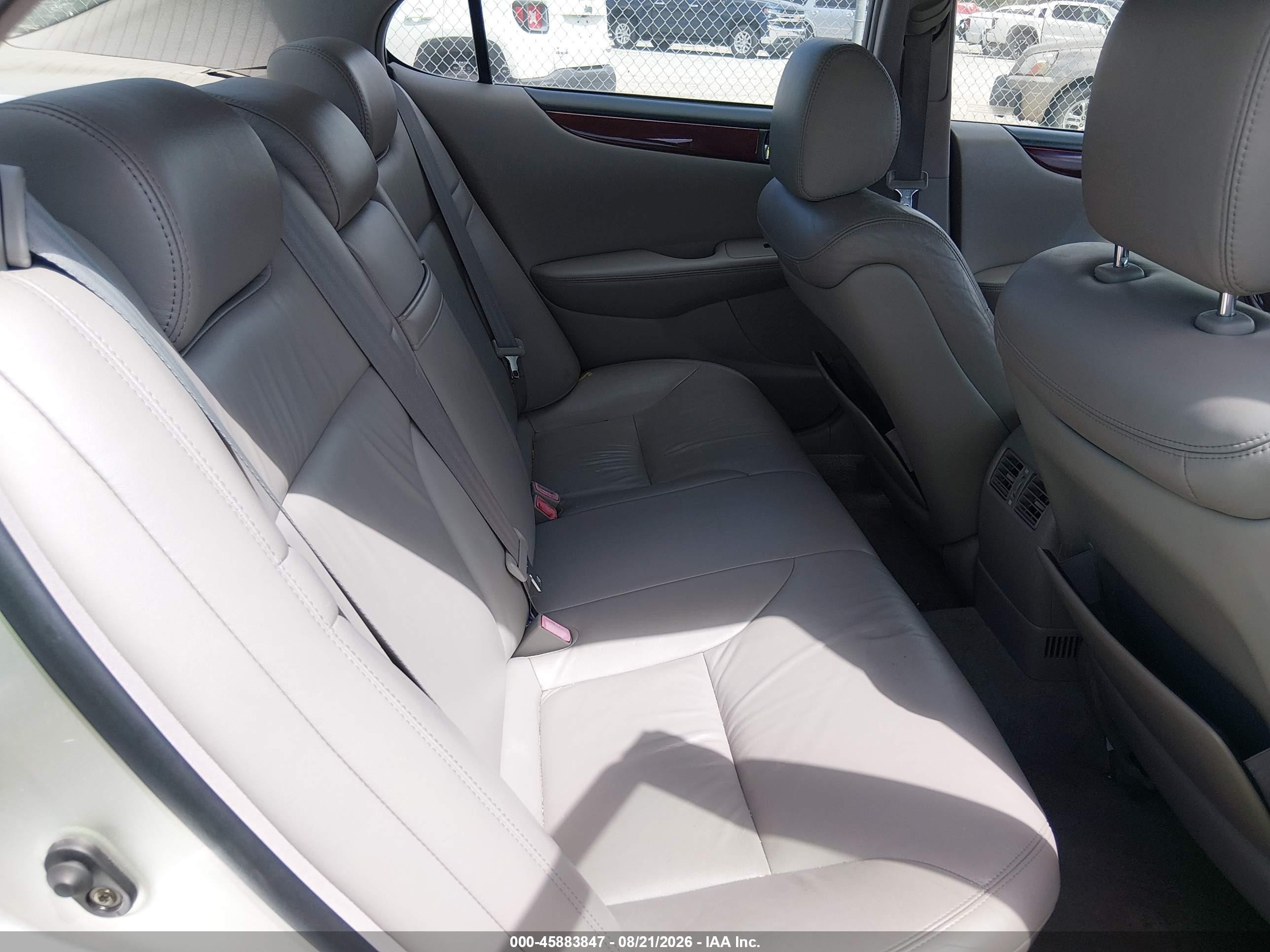 2003 Lexus Es 300   Silver vin: JTHBF30G736007551