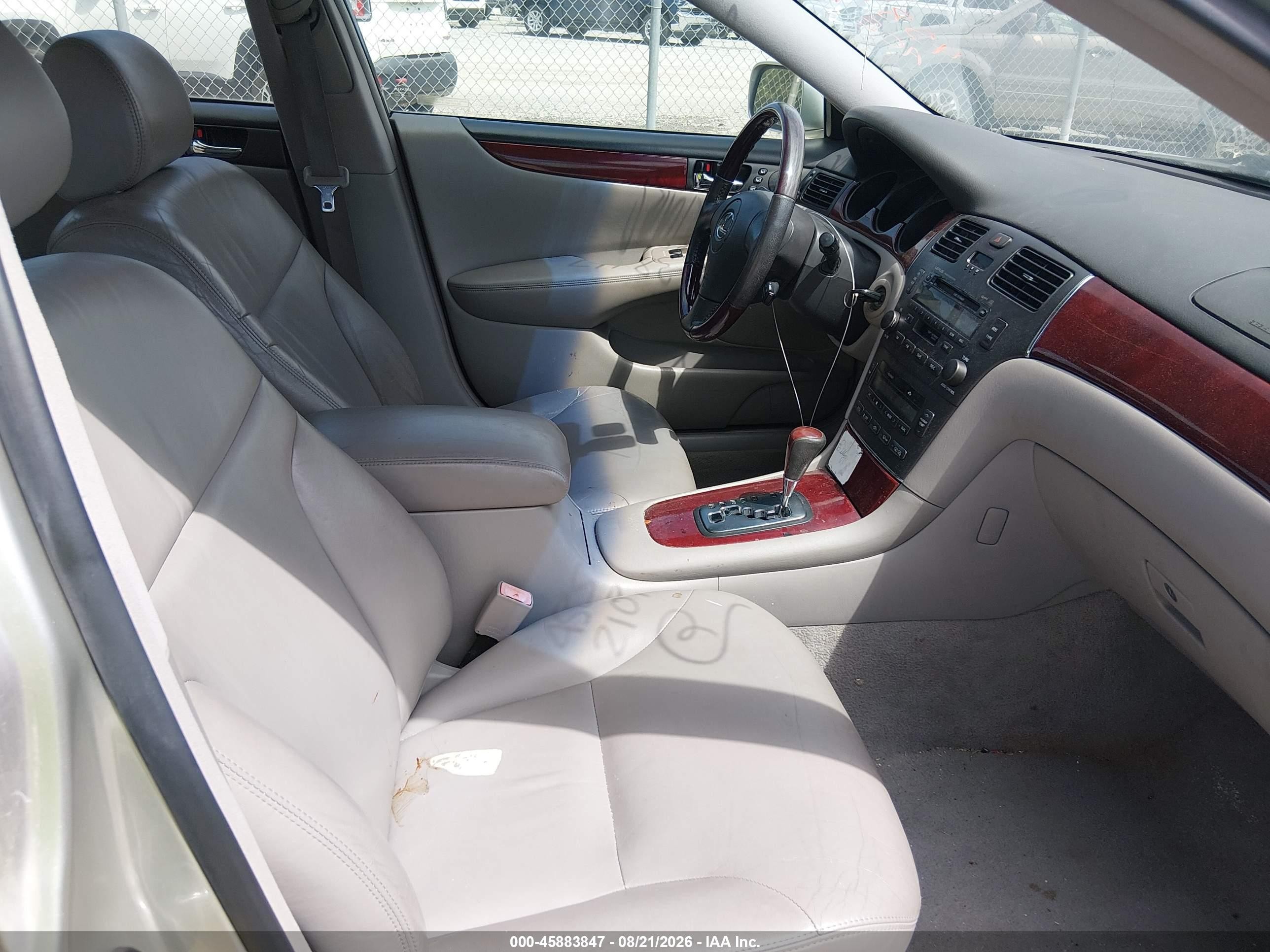 2003 Lexus Es 300   Silver vin: JTHBF30G736007551