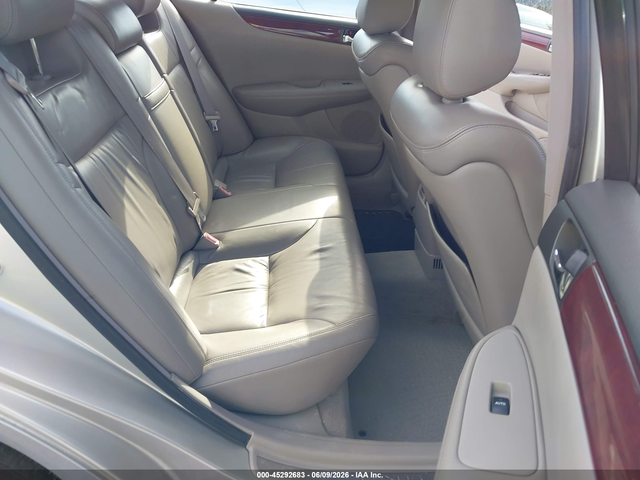 2002 Lexus Es 300   Silver vin: JTHBF30G820011027