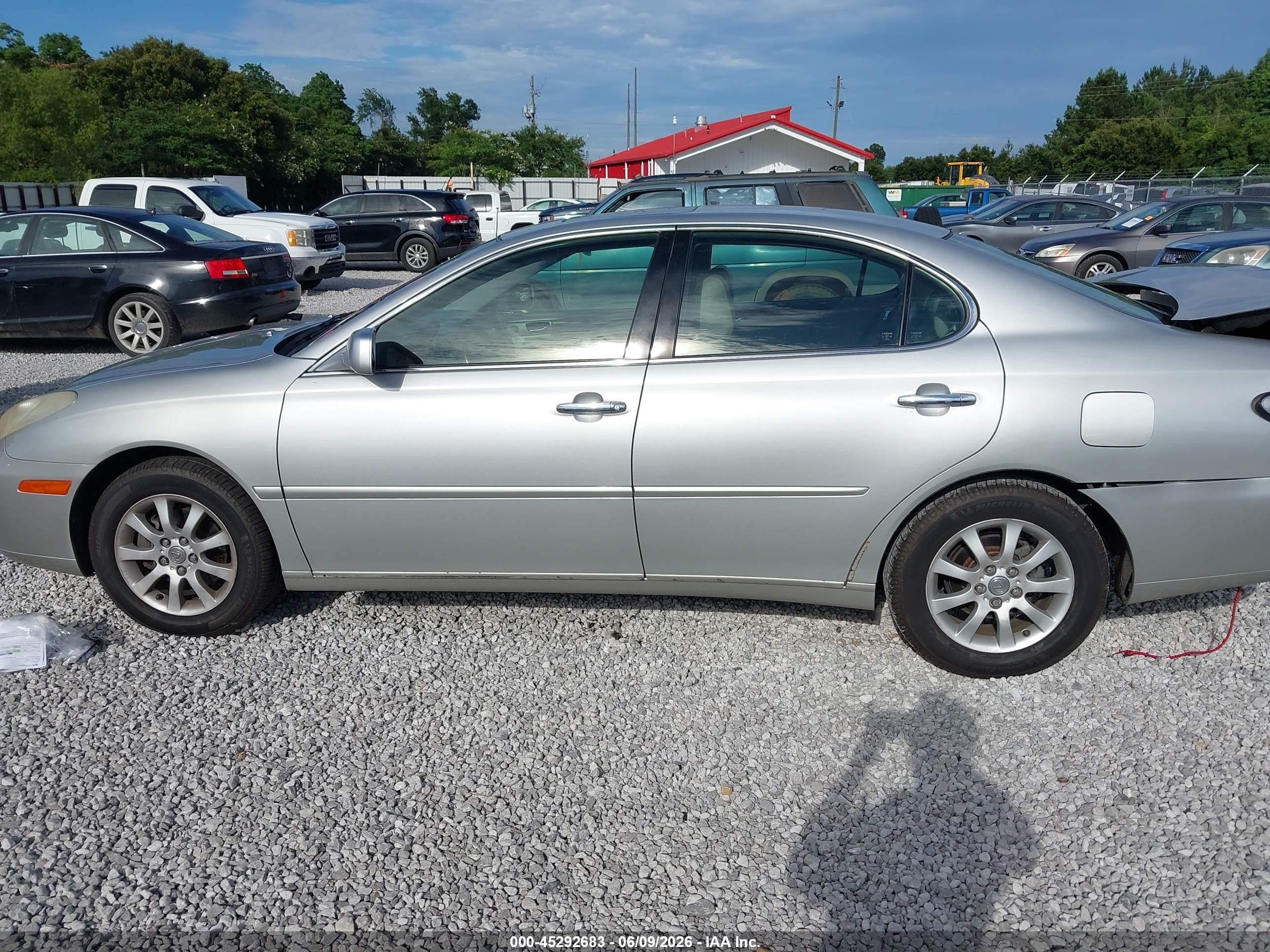 2002 Lexus Es 300   Silver vin: JTHBF30G820011027