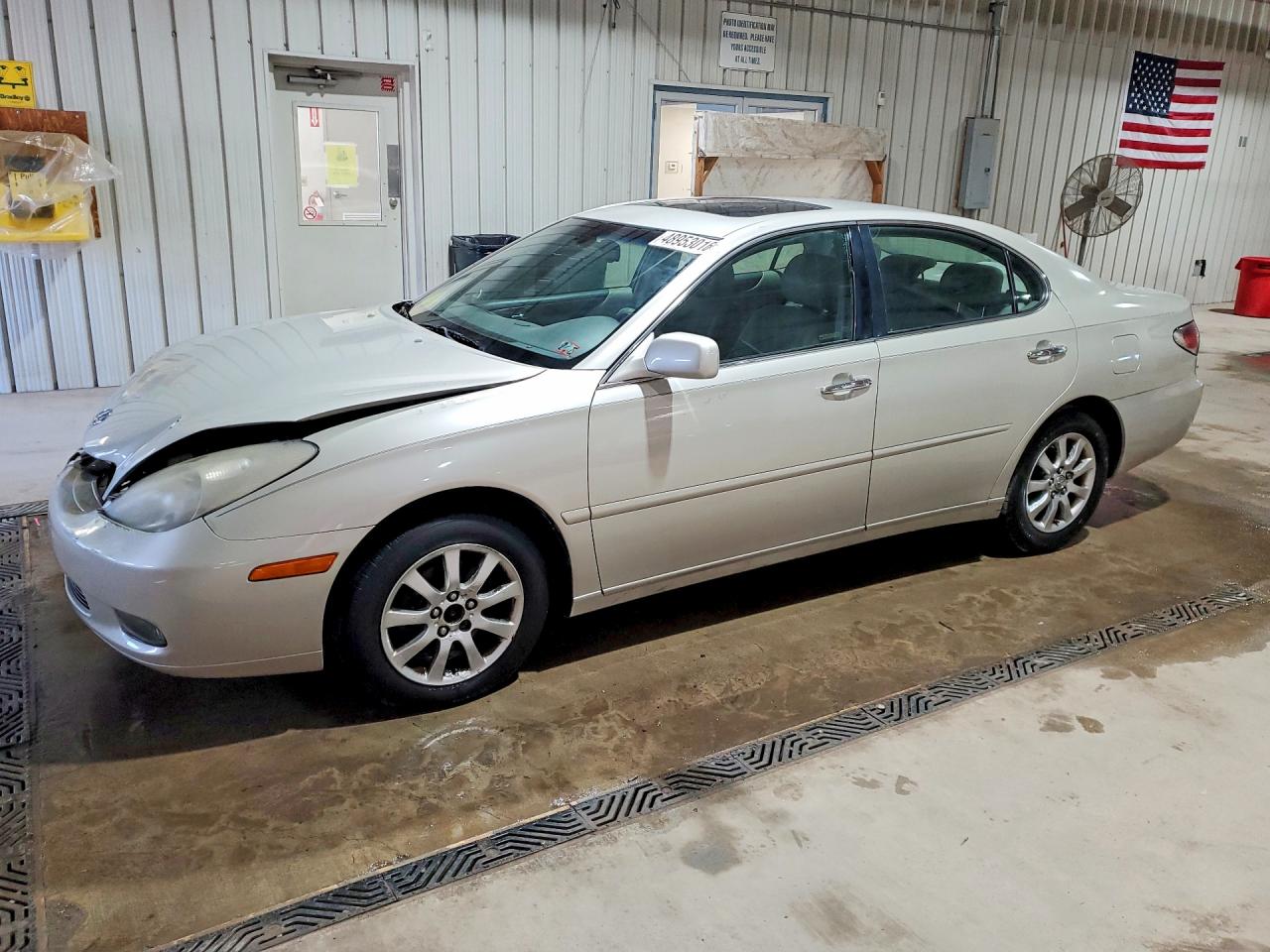 2002 Lexus Es 300 Base Beige vin: JTHBF30G820063628