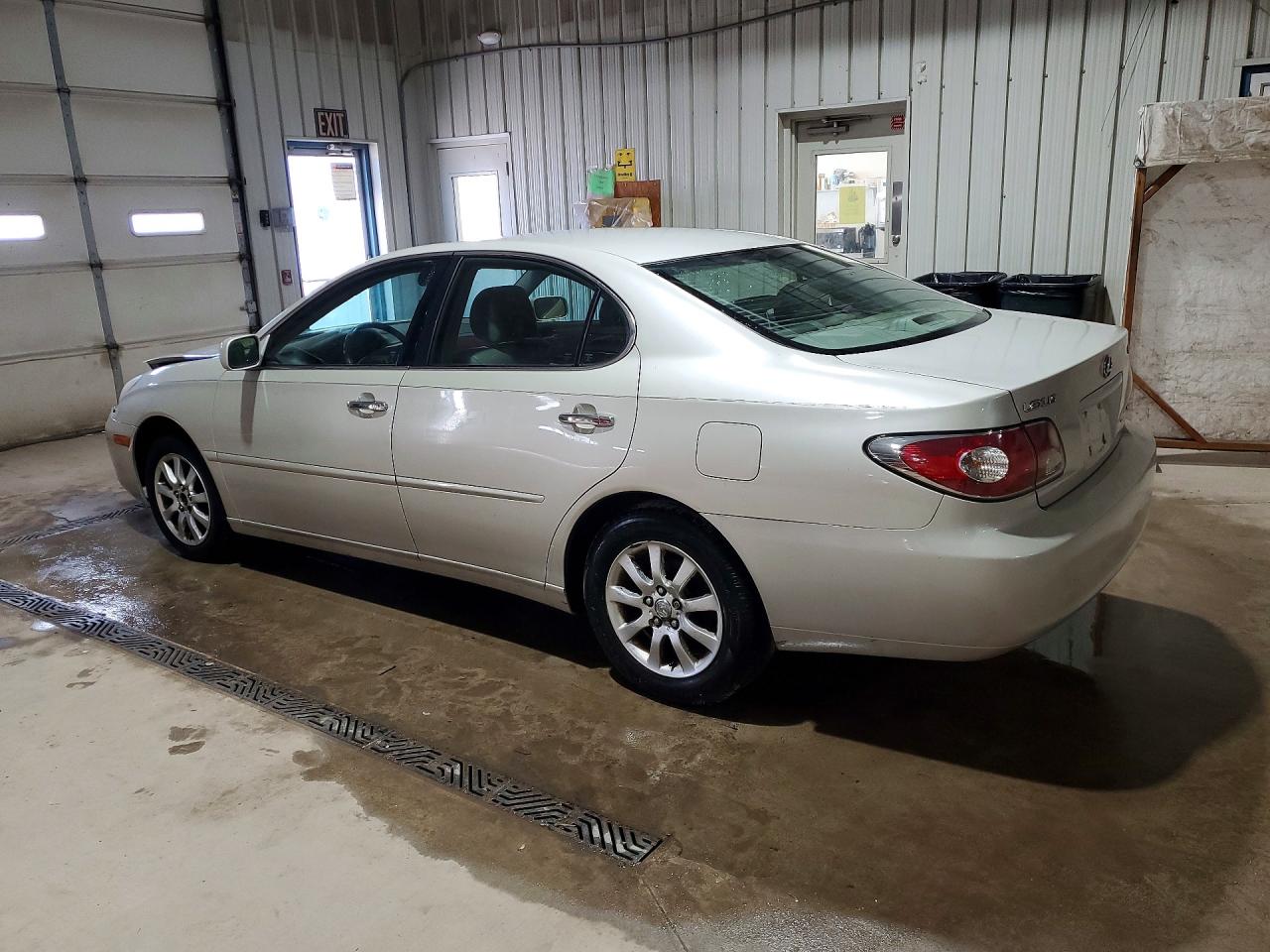 2002 Lexus Es 300 Base Beige vin: JTHBF30G820063628