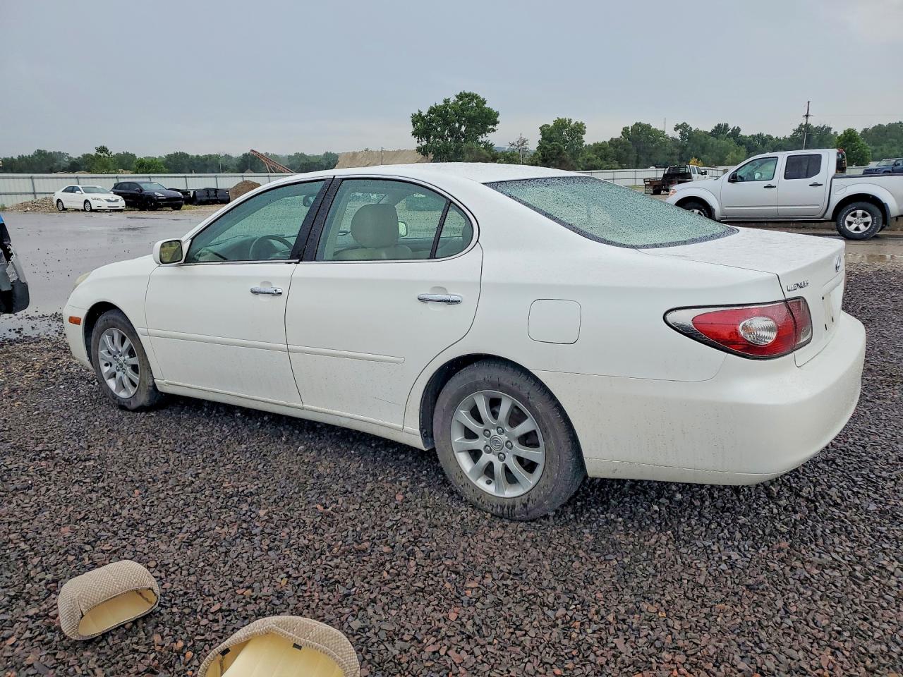 2002 Lexus Es 300 White vin: JTHBF30G820084270