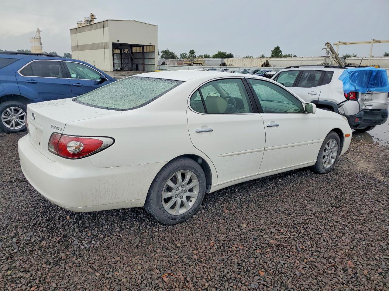 2002 Lexus Es 300 White vin: JTHBF30G820084270
