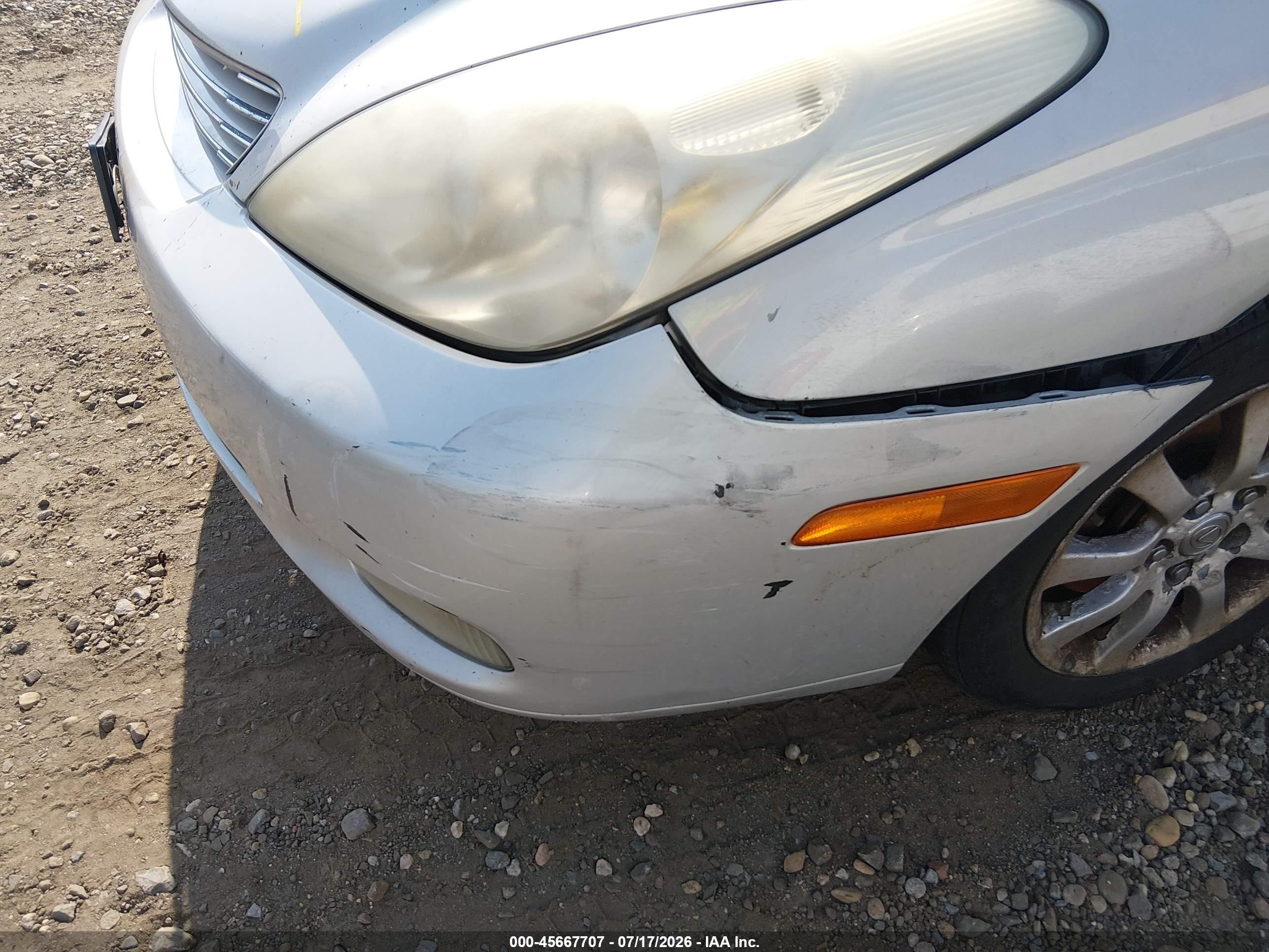 2002 Lexus Es 300   White vin: JTHBF30G825021303