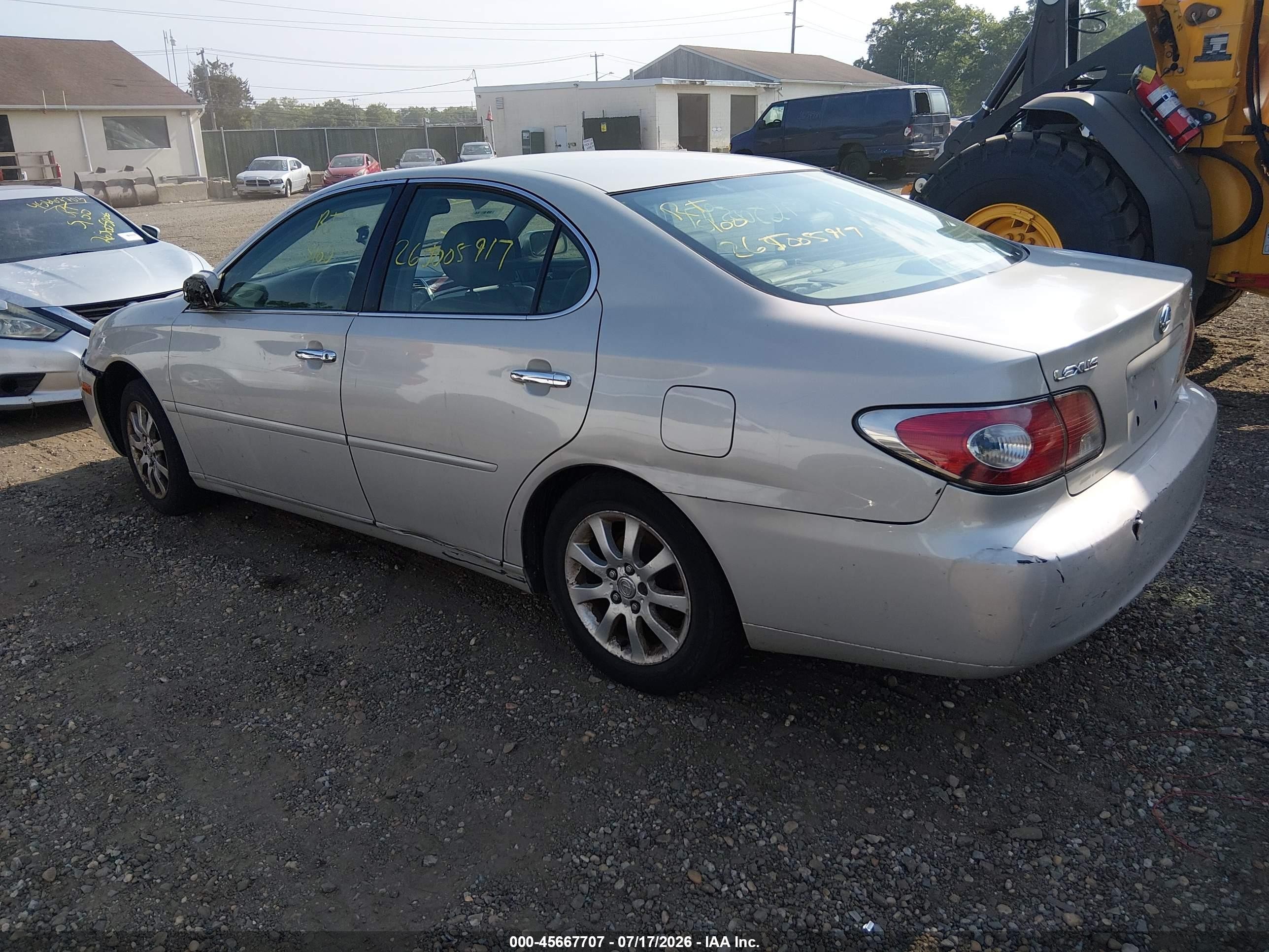 2002 Lexus Es 300   White vin: JTHBF30G825021303