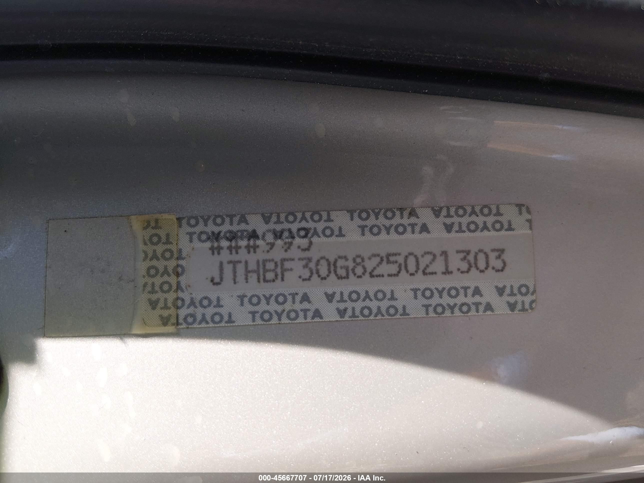 2002 Lexus Es 300   White vin: JTHBF30G825021303