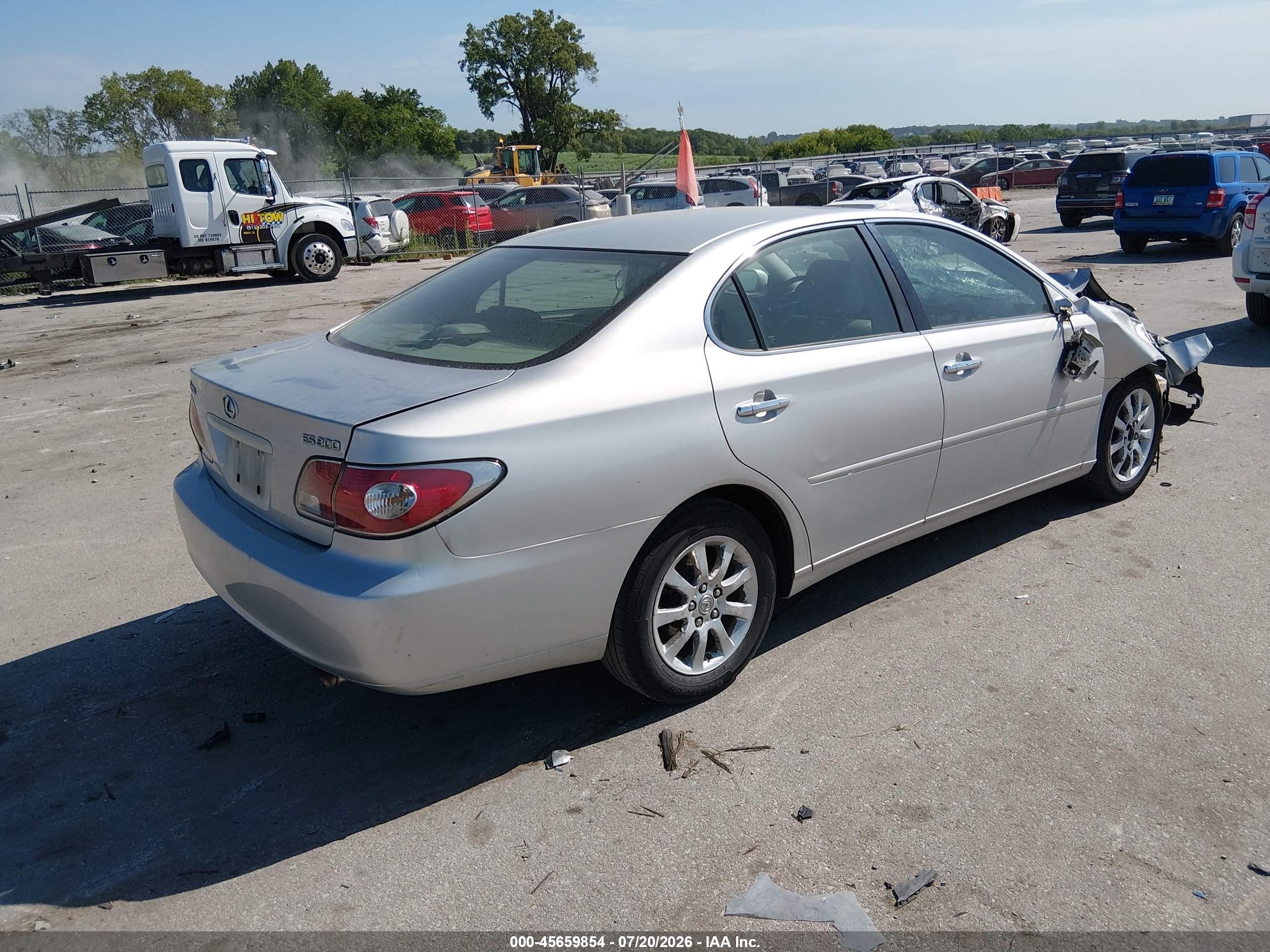2002 Lexus Es 300 Silver vin: JTHBF30G825024251