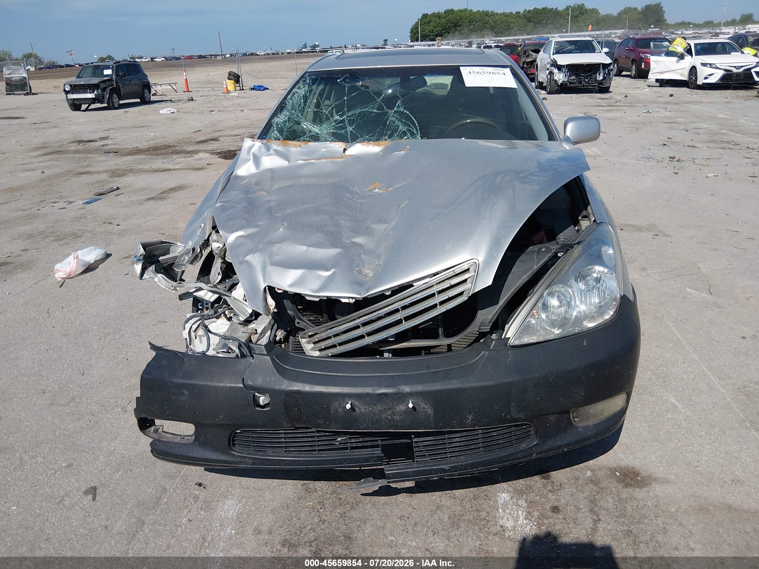 2002 Lexus Es 300 Silver vin: JTHBF30G825024251