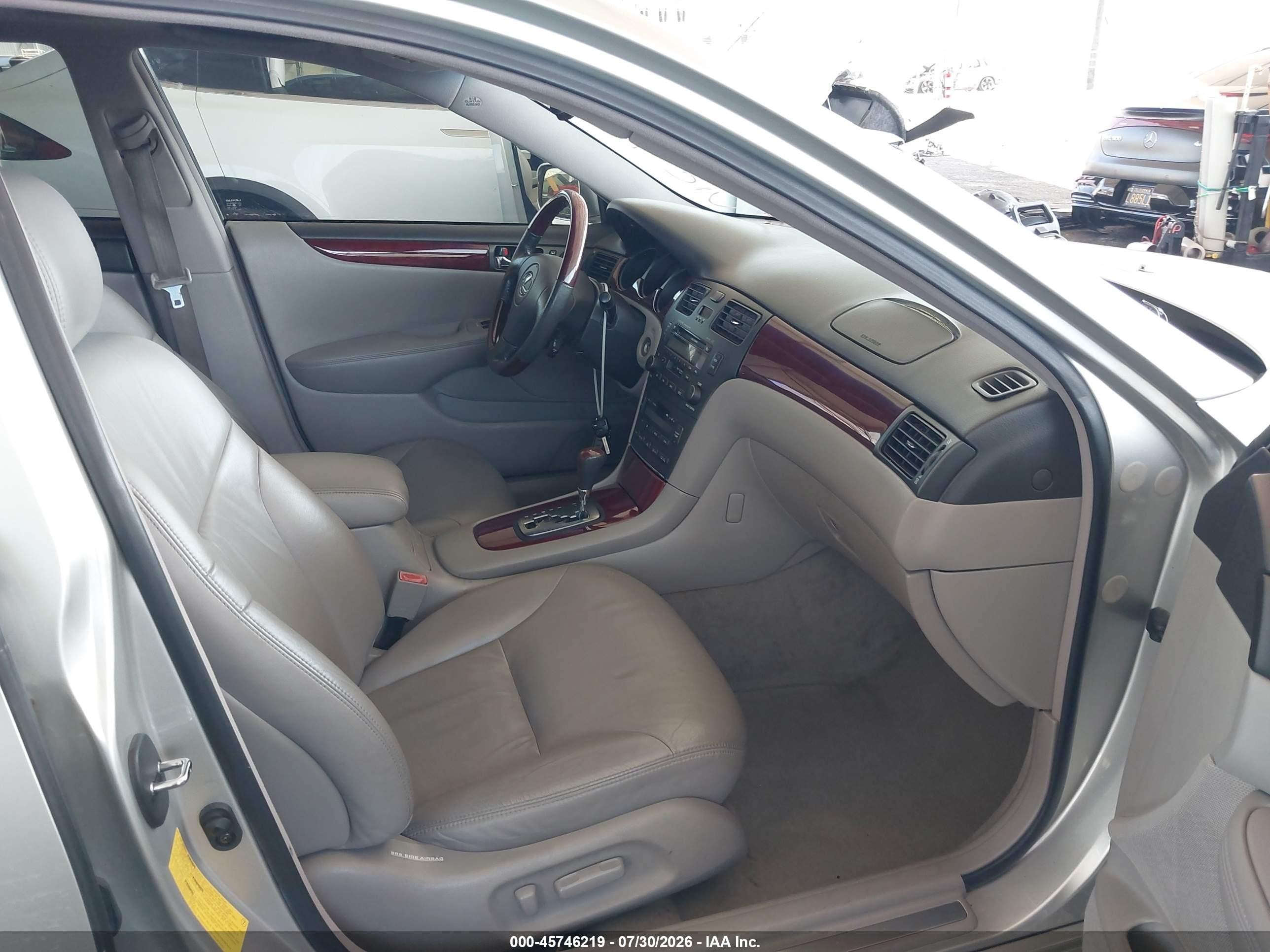 2003 Lexus Es 300 Silver vin: JTHBF30G836006831