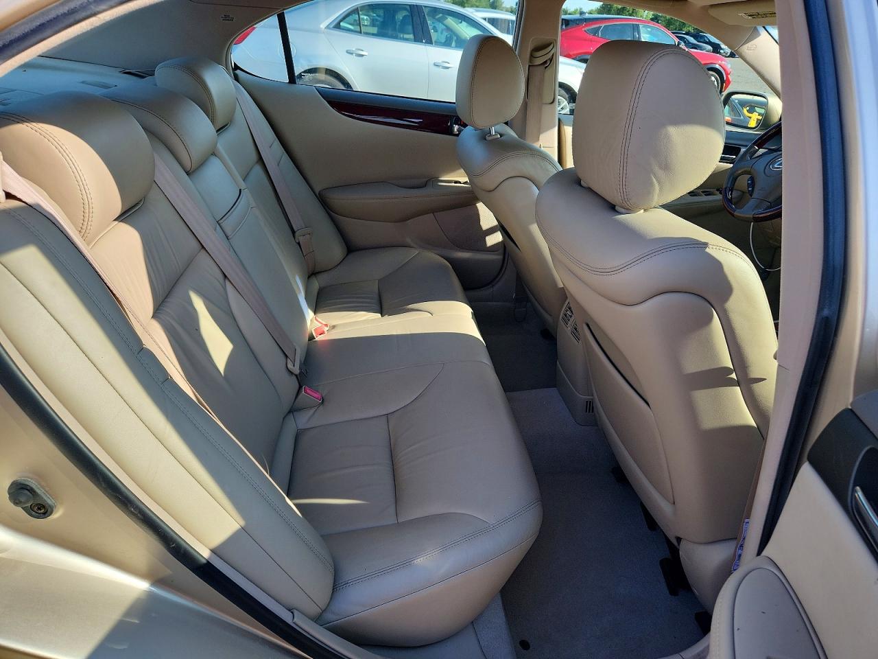 2003 Lexus Es 300 Бежевый vin: JTHBF30G836009910