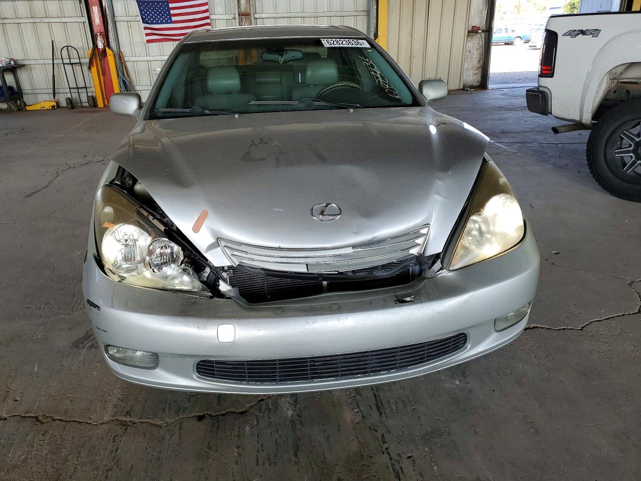 2002 Lexus Es 300 Серебряный vin: JTHBF30G920039404