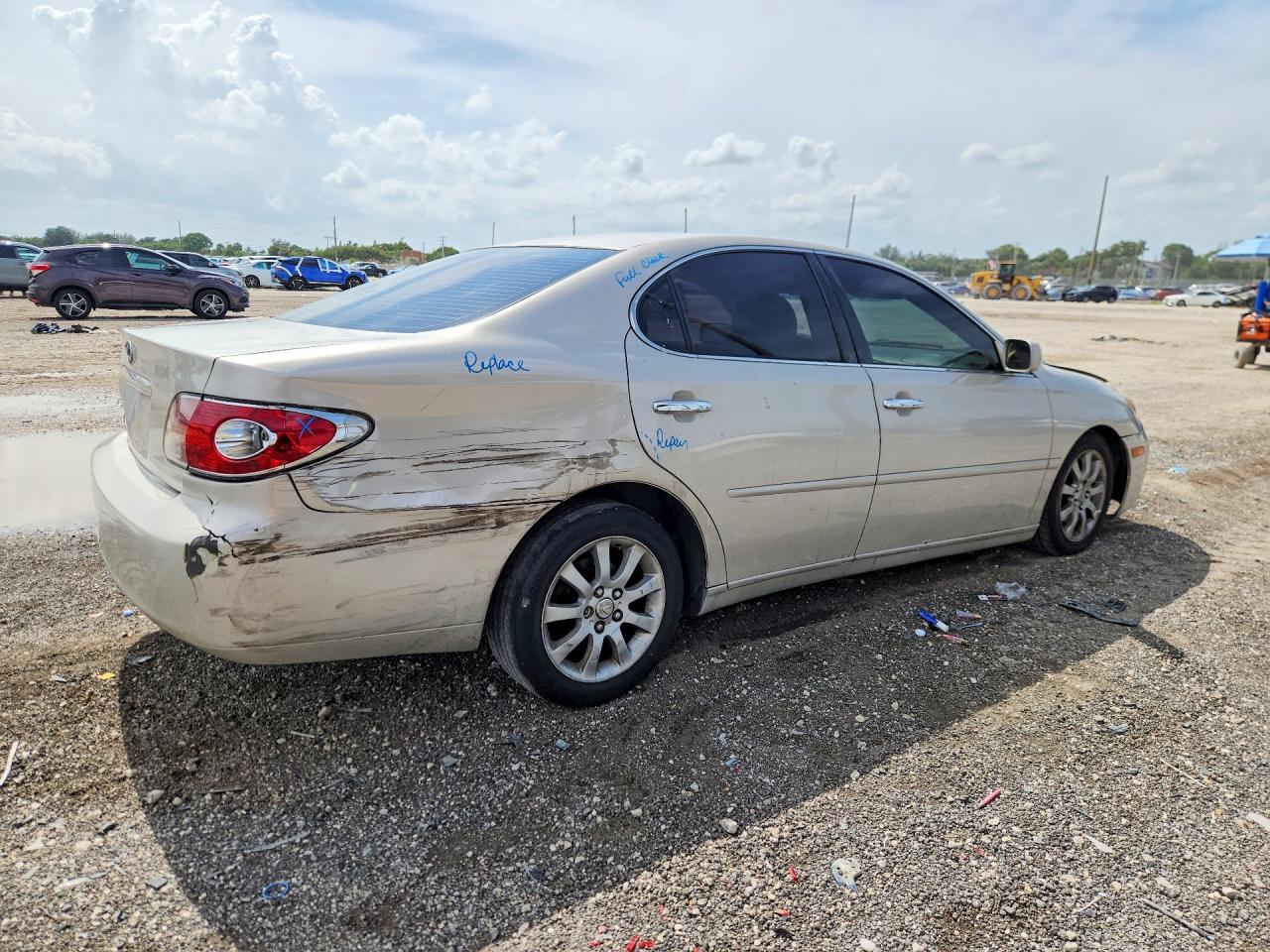 2002 Lexus Es 300 Gold vin: JTHBF30G920043047