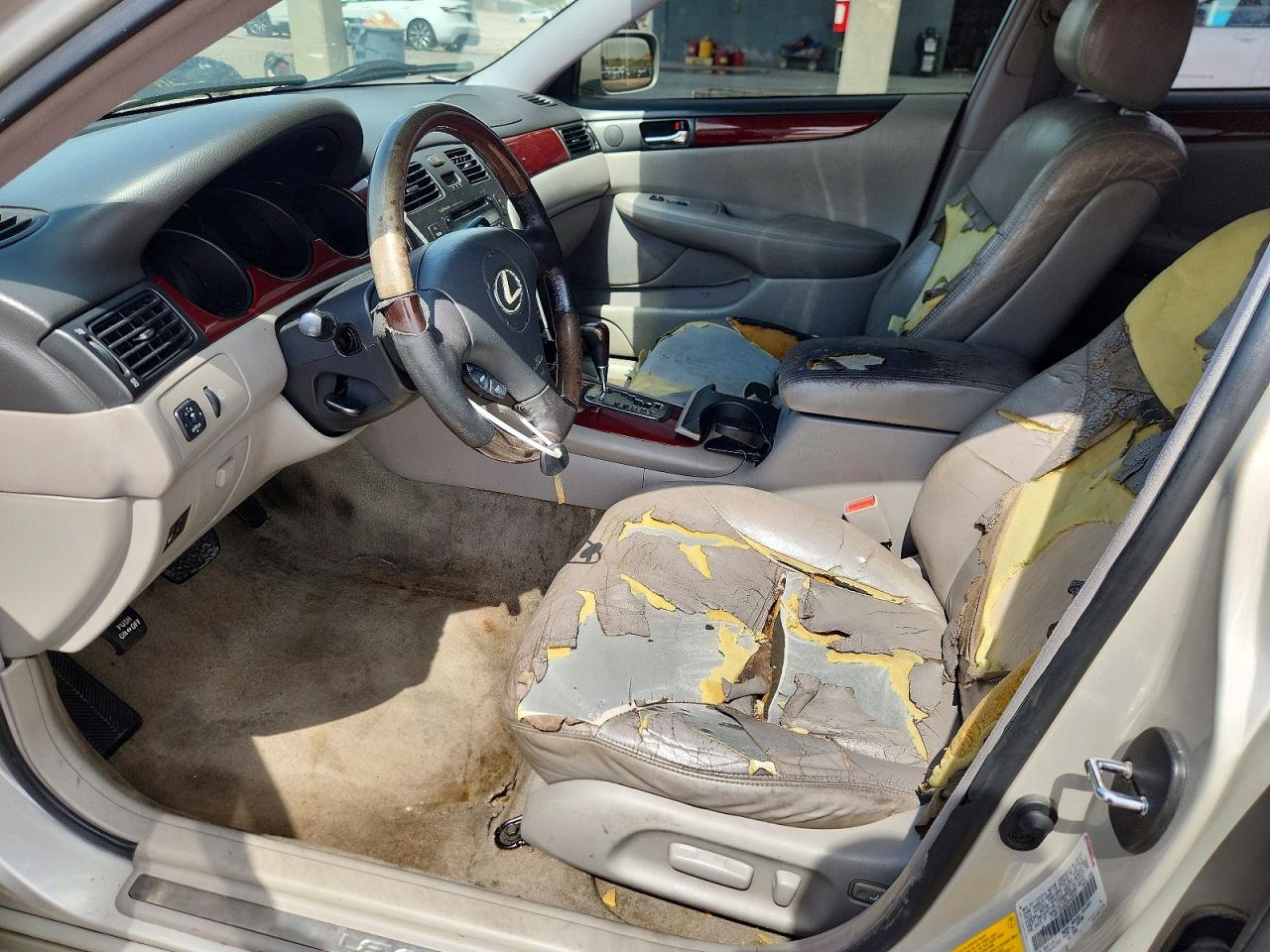 2002 Lexus Es 300 Gold vin: JTHBF30G920043047