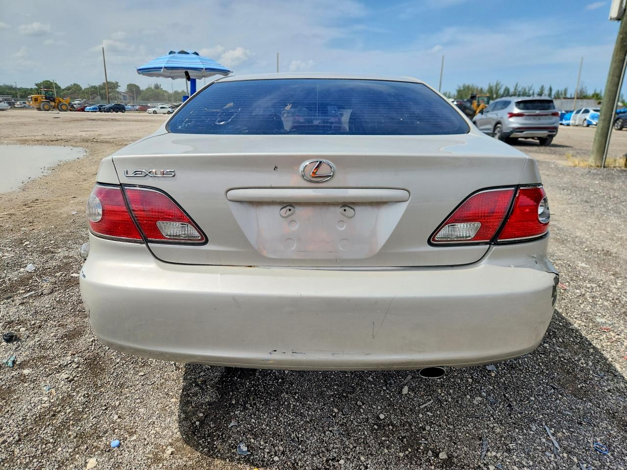 2002 Lexus Es 300 Gold vin: JTHBF30G920043047