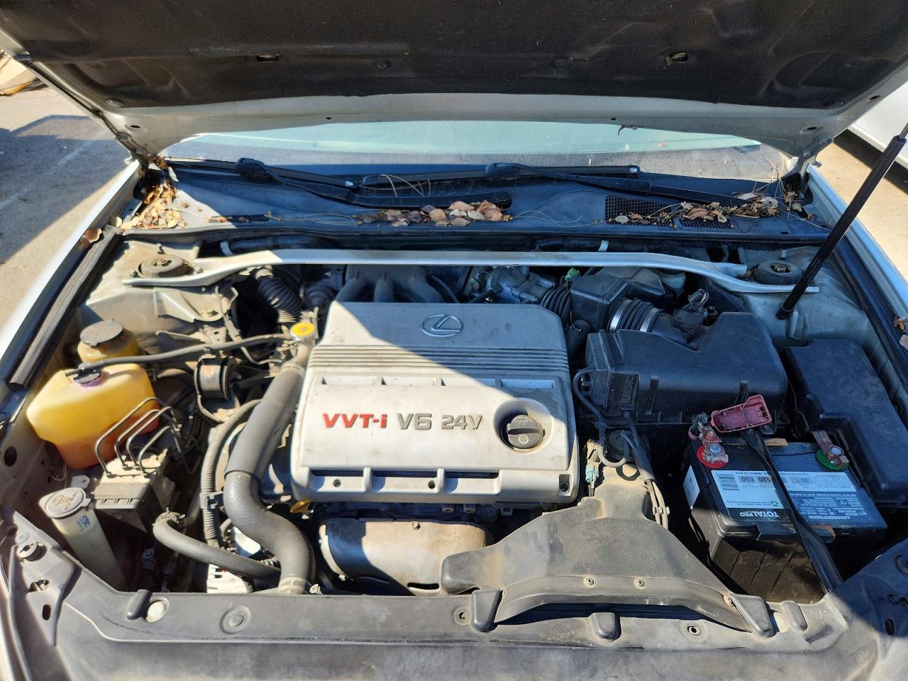 2002 Lexus Es 300 Silver vin: JTHBF30G920049723