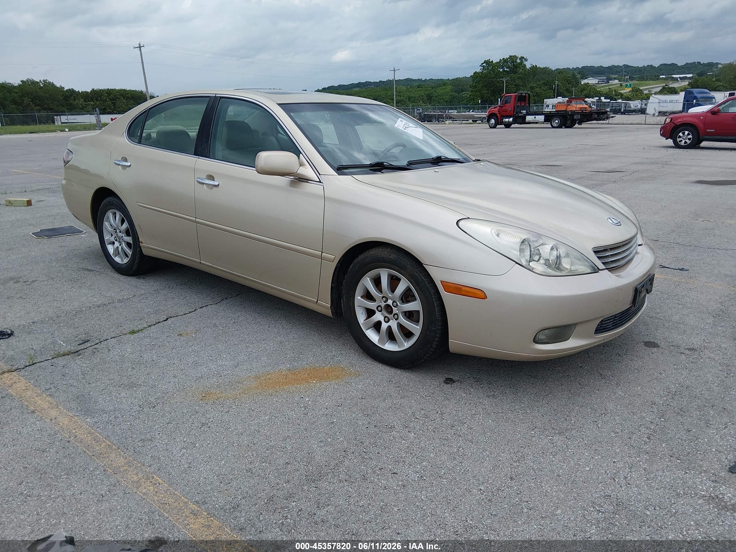 2002 Lexus Es 300   Gold vin: JTHBF30G920072032