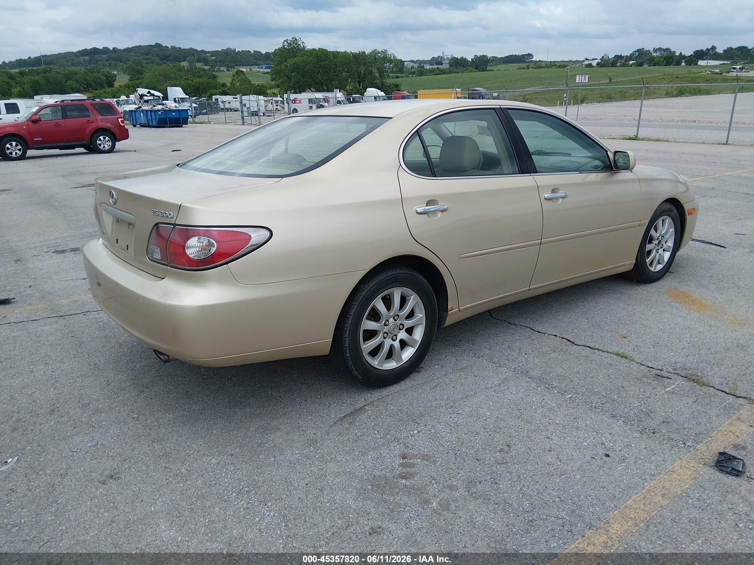 2002 Lexus Es 300   Gold vin: JTHBF30G920072032