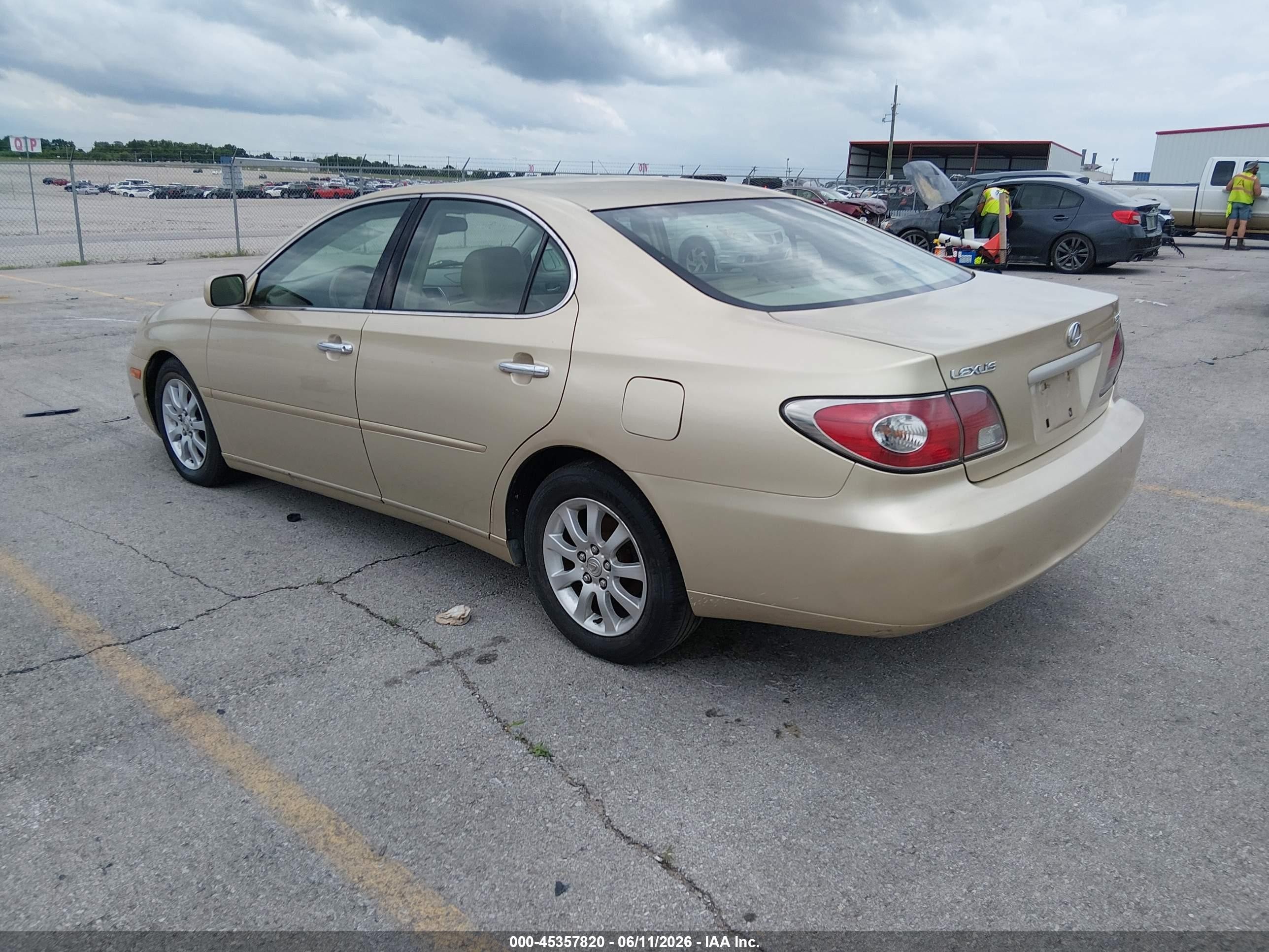 2002 Lexus Es 300   Gold vin: JTHBF30G920072032