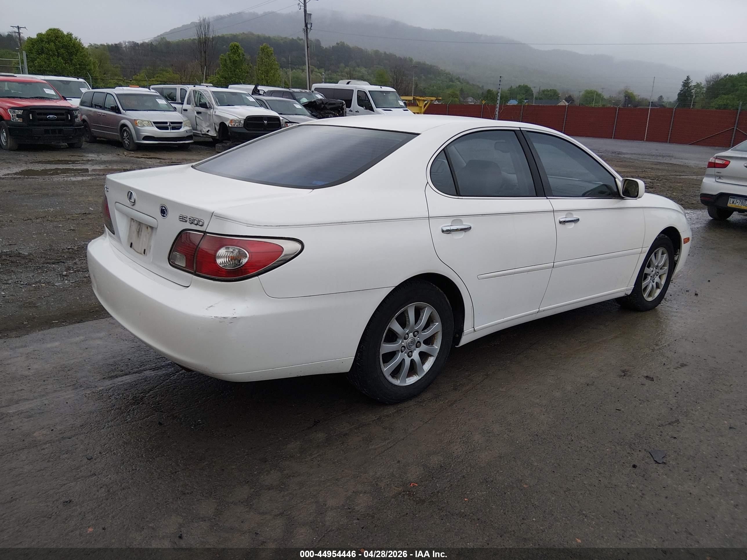 2002 Lexus Es 300 White vin: JTHBF30G925003991