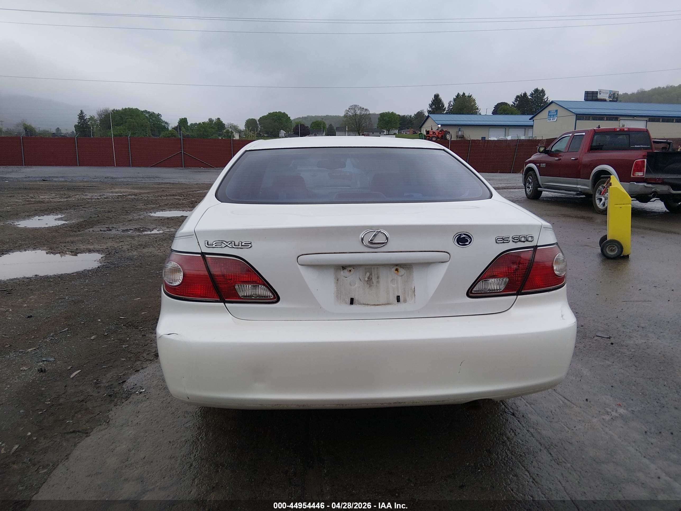 2002 Lexus Es 300 White vin: JTHBF30G925003991