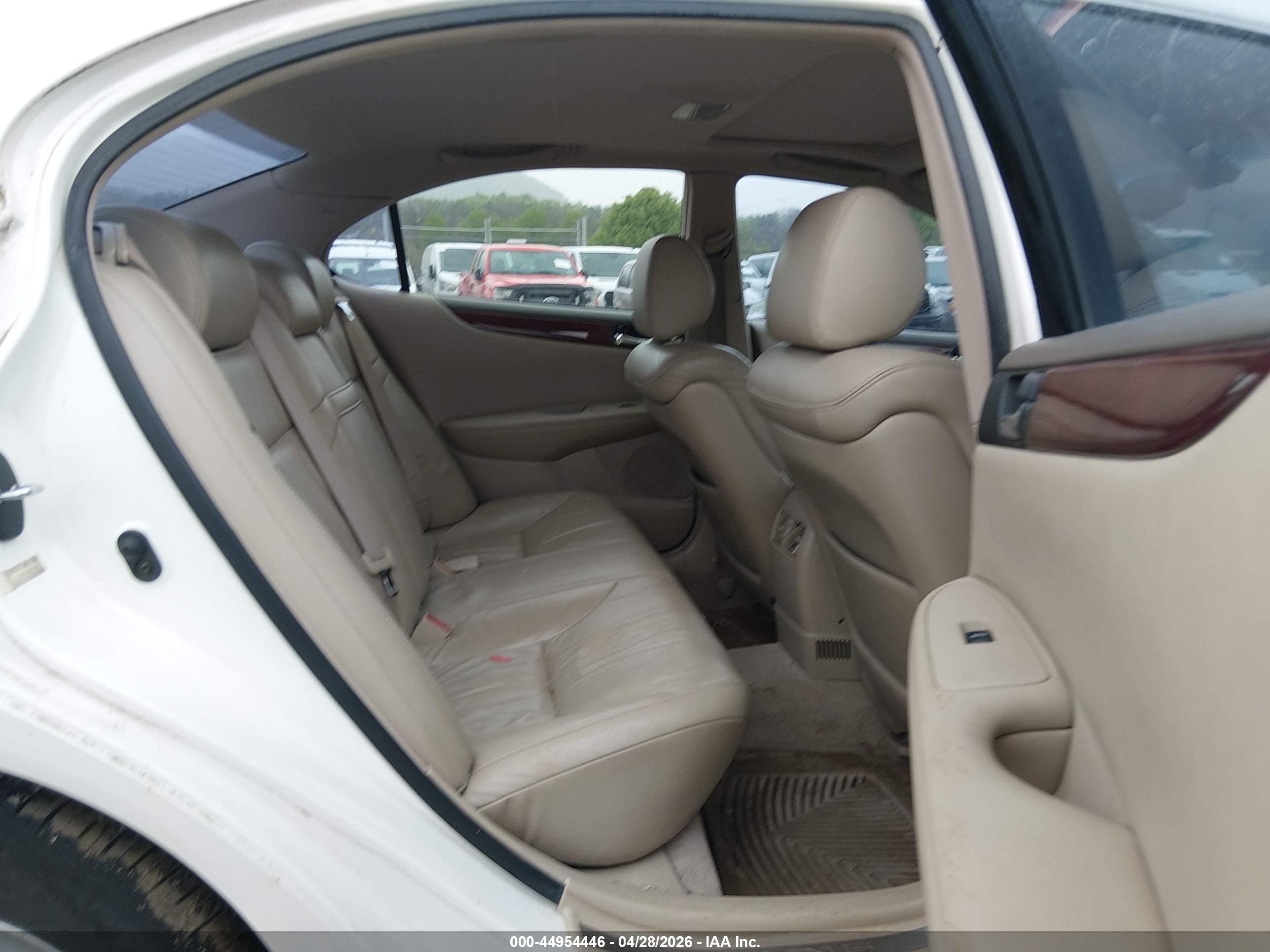2002 Lexus Es 300 White vin: JTHBF30G925003991