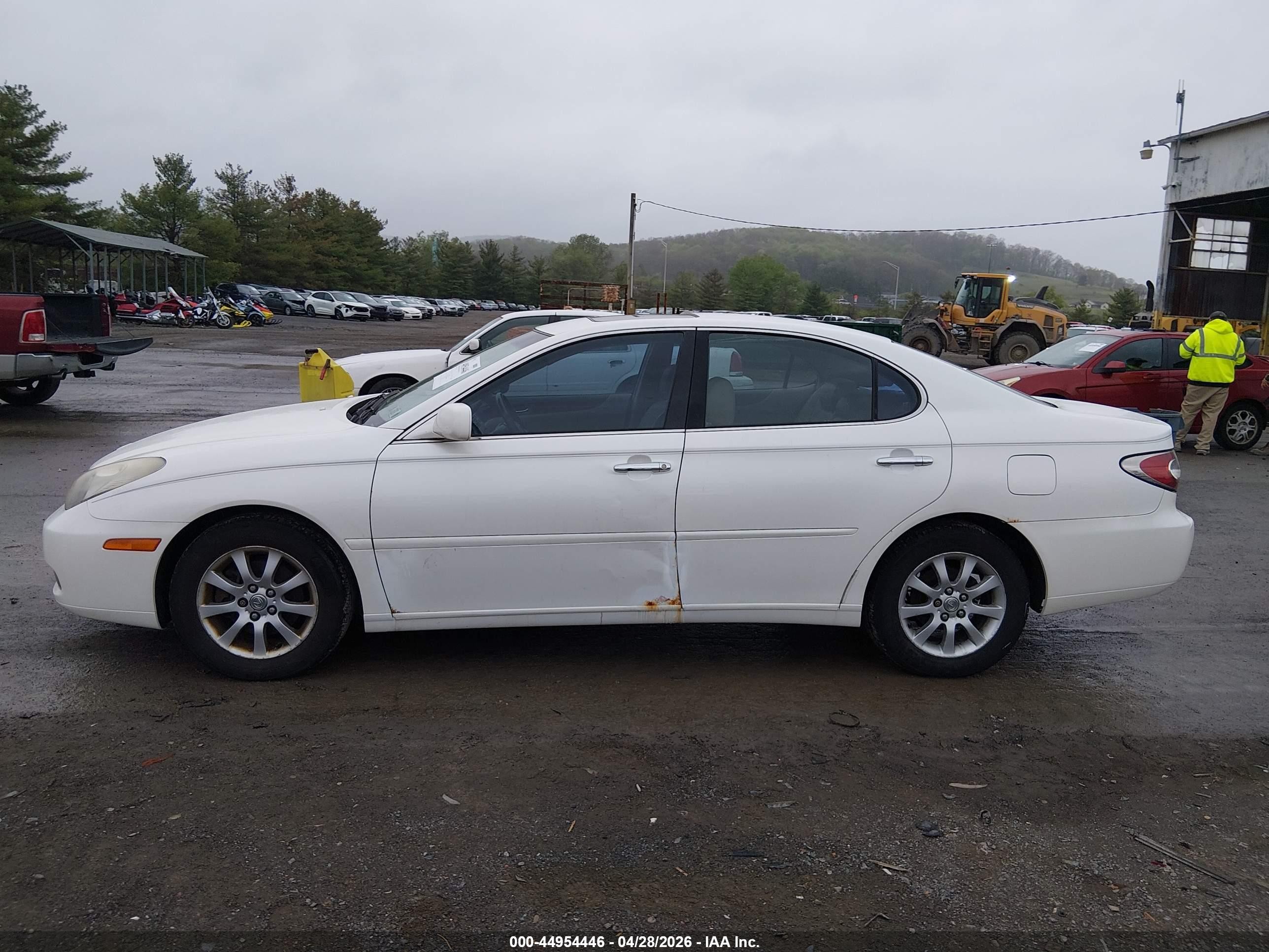 2002 Lexus Es 300 White vin: JTHBF30G925003991