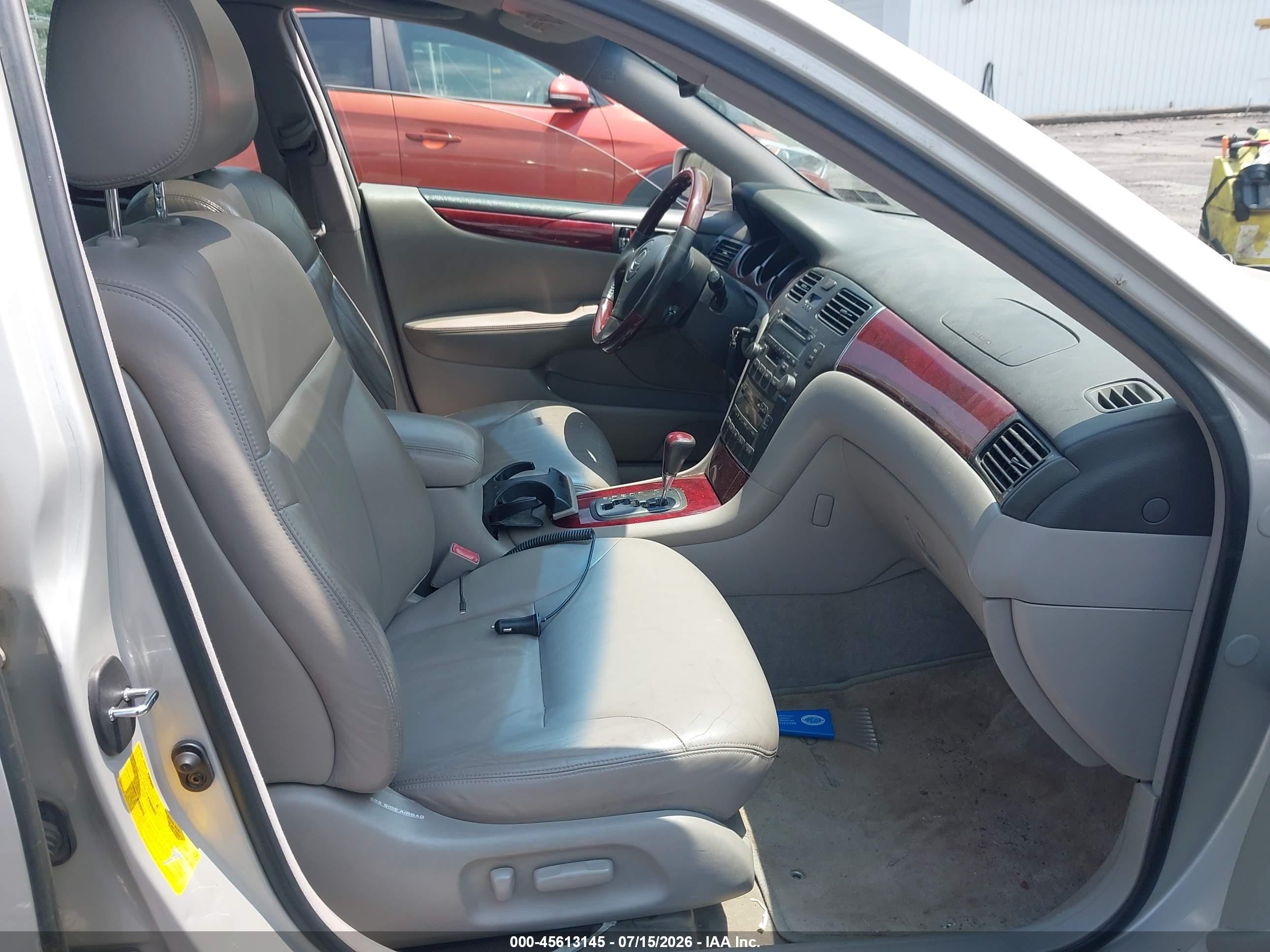 2002 Lexus Es 300   Gold vin: JTHBF30G925017731