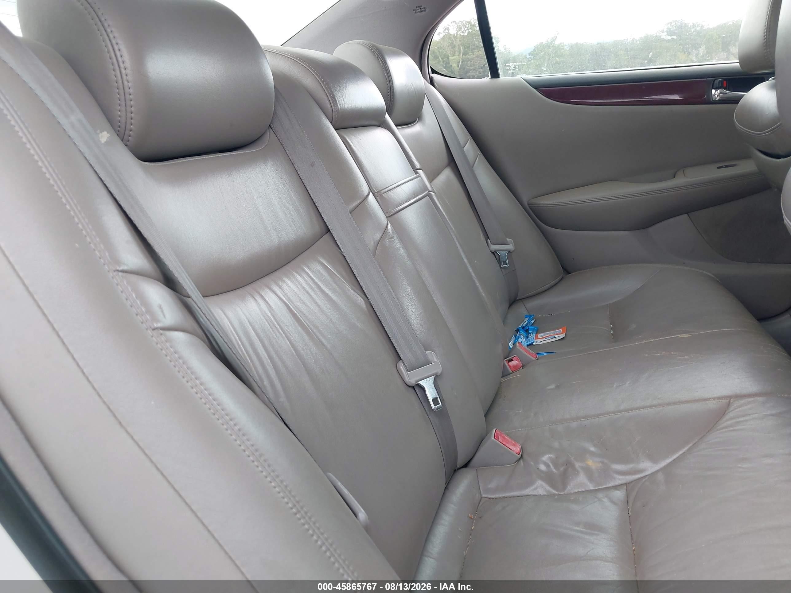 2003 Lexus Es 300   White vin: JTHBF30G930098163