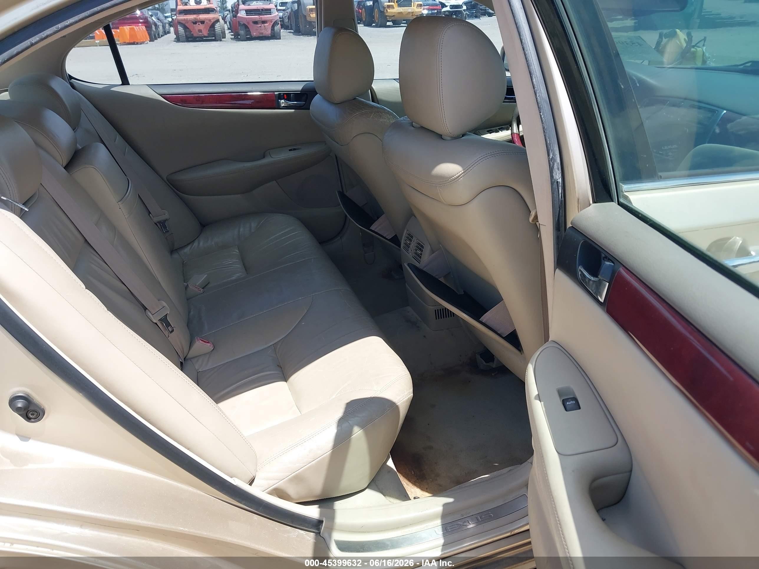 2003 Lexus Es 300 Бежевый vin: JTHBF30G930107735