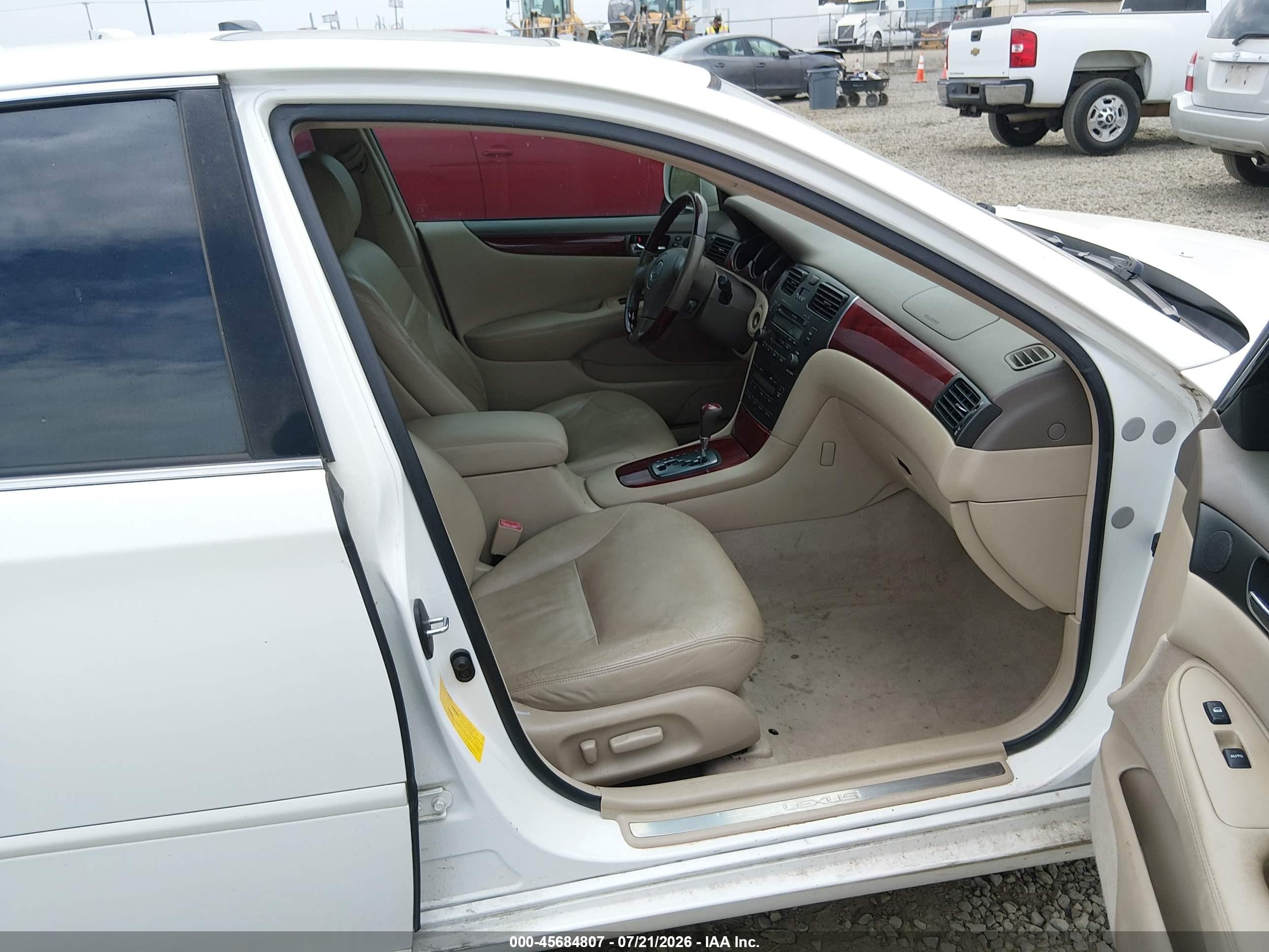 2003 Lexus Es 300 White vin: JTHBF30G930140041