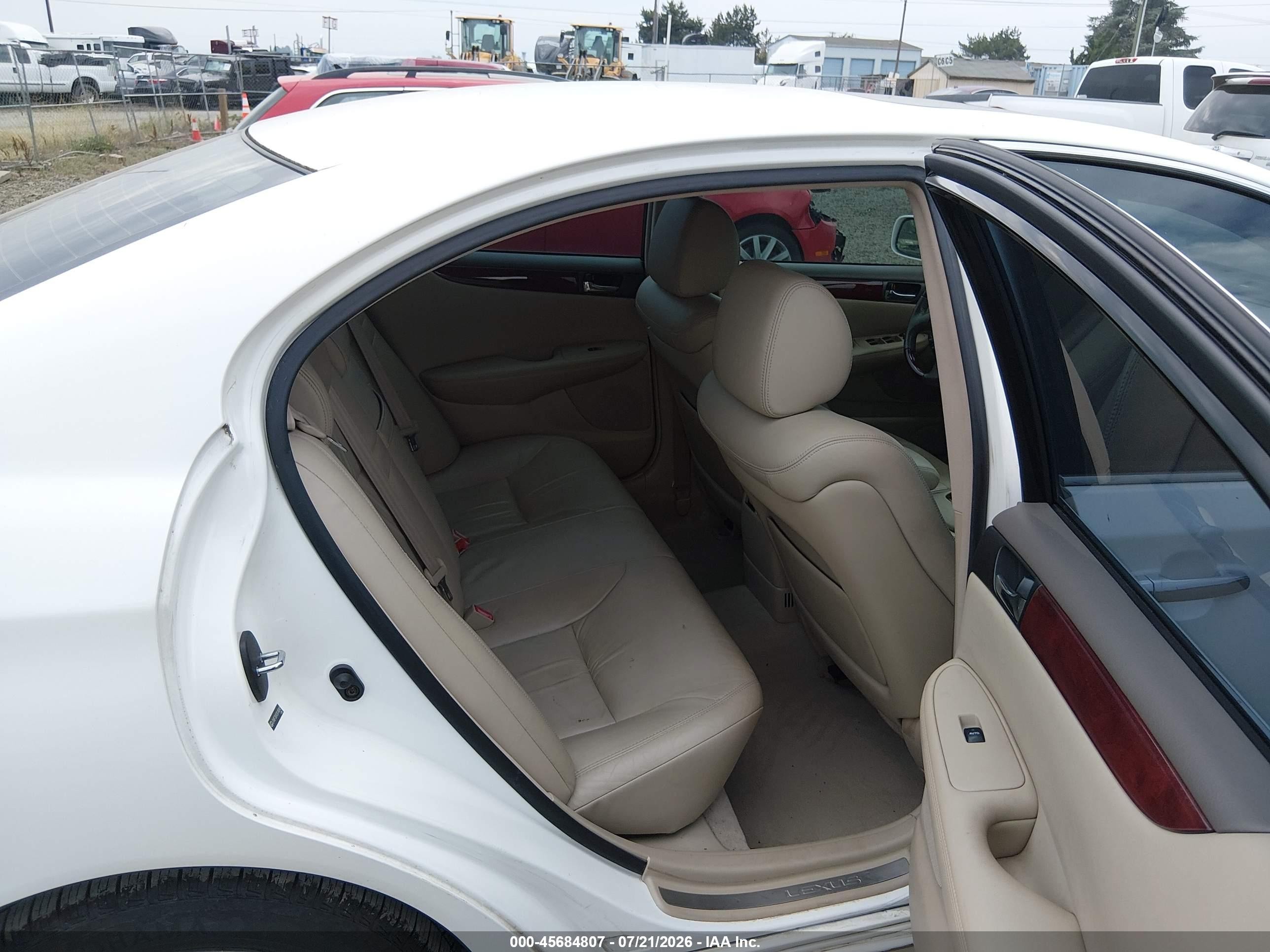 2003 Lexus Es 300 White vin: JTHBF30G930140041