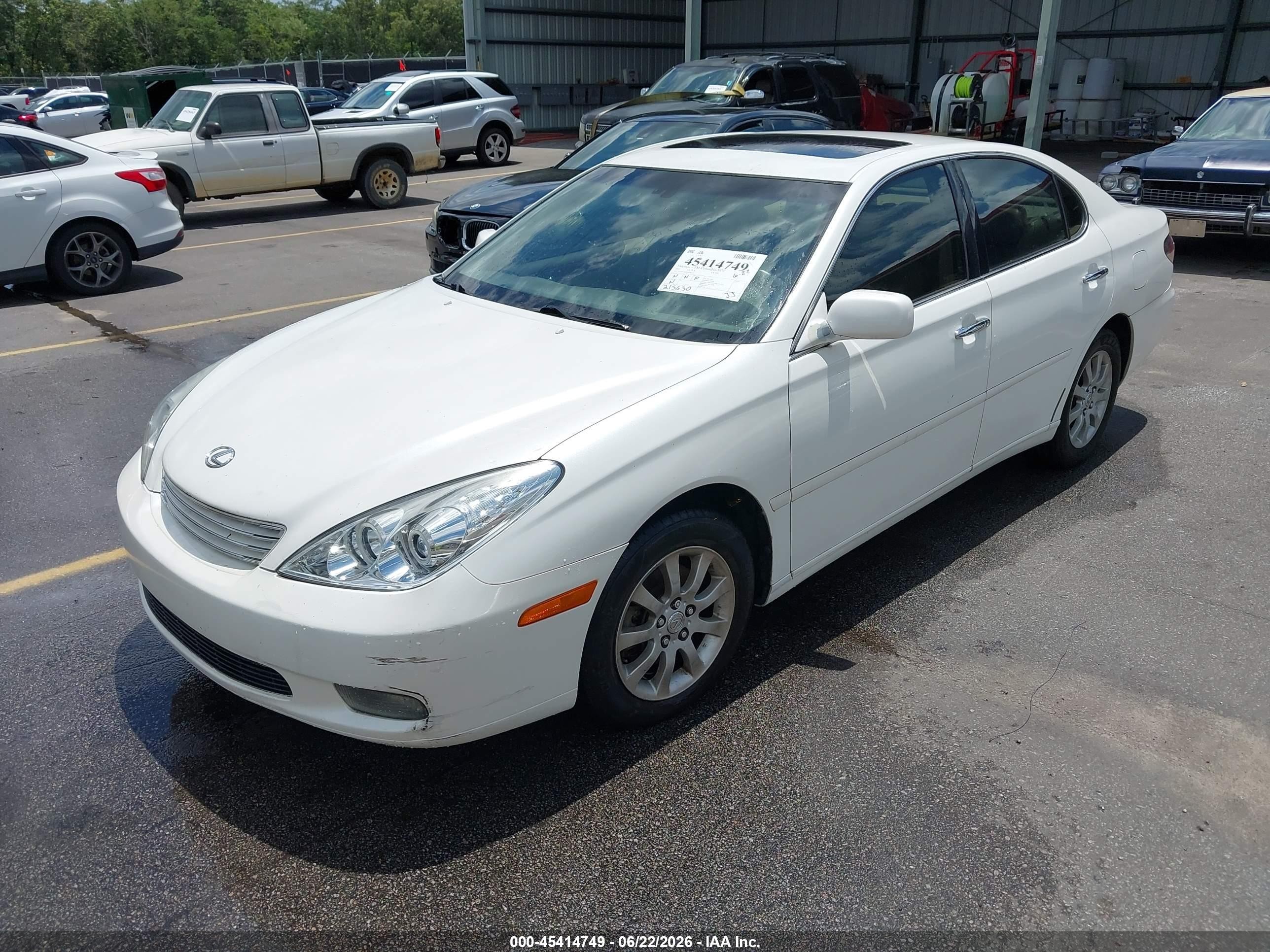 2003 Lexus Es 300   White vin: JTHBF30G930148513