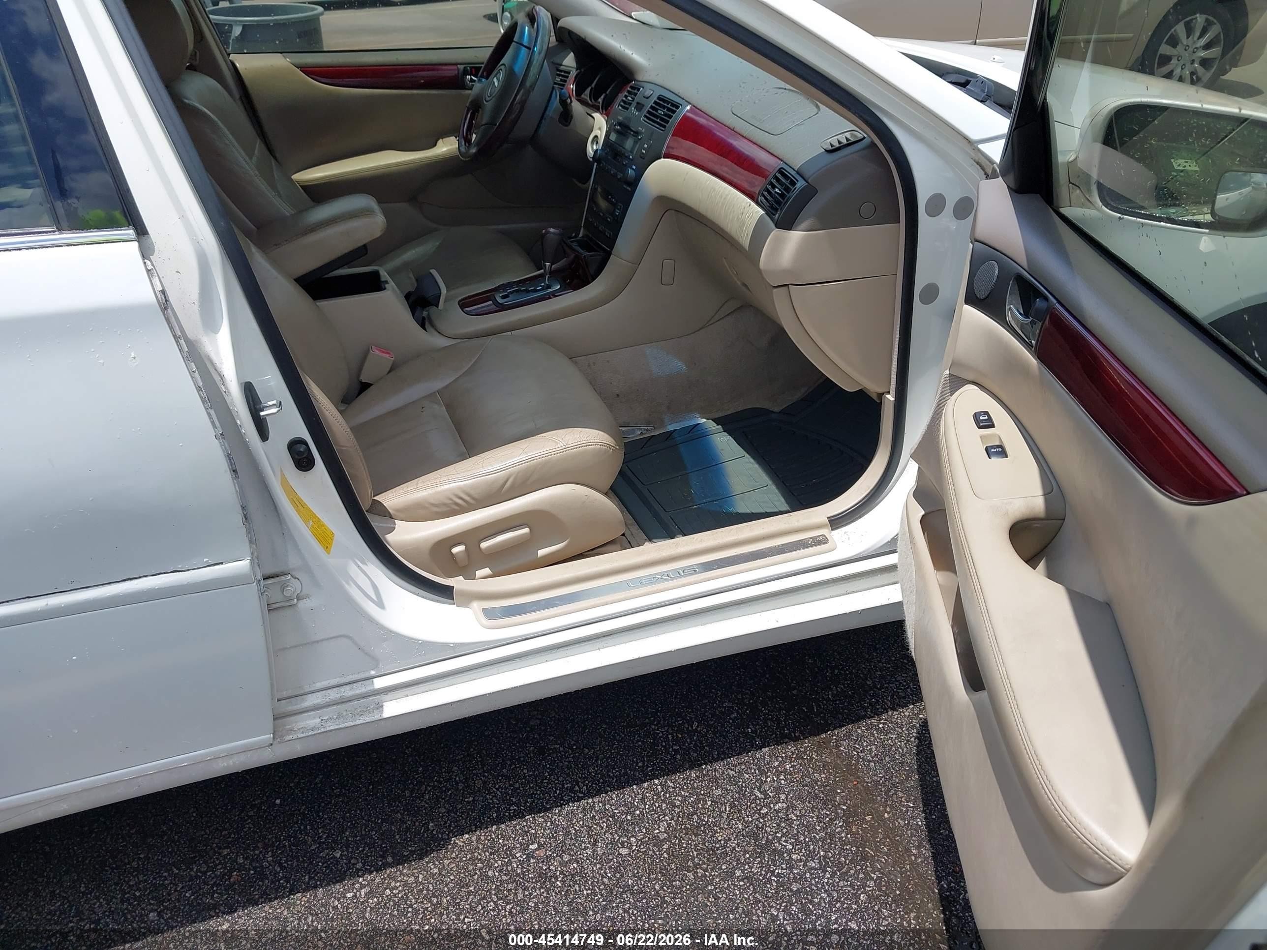 2003 Lexus Es 300   White vin: JTHBF30G930148513