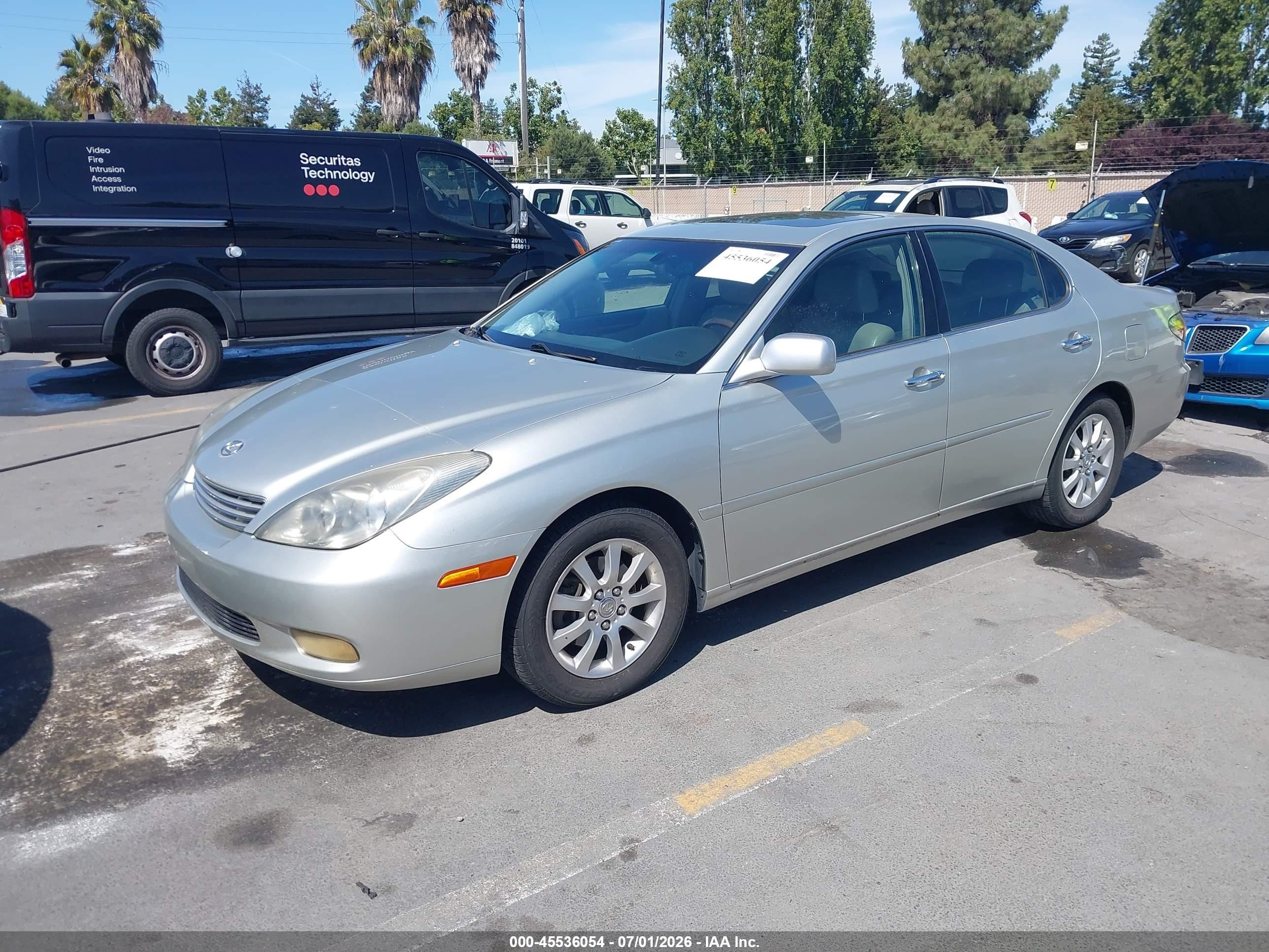 2003 Lexus Es 300   Silver vin: JTHBF30G935038435