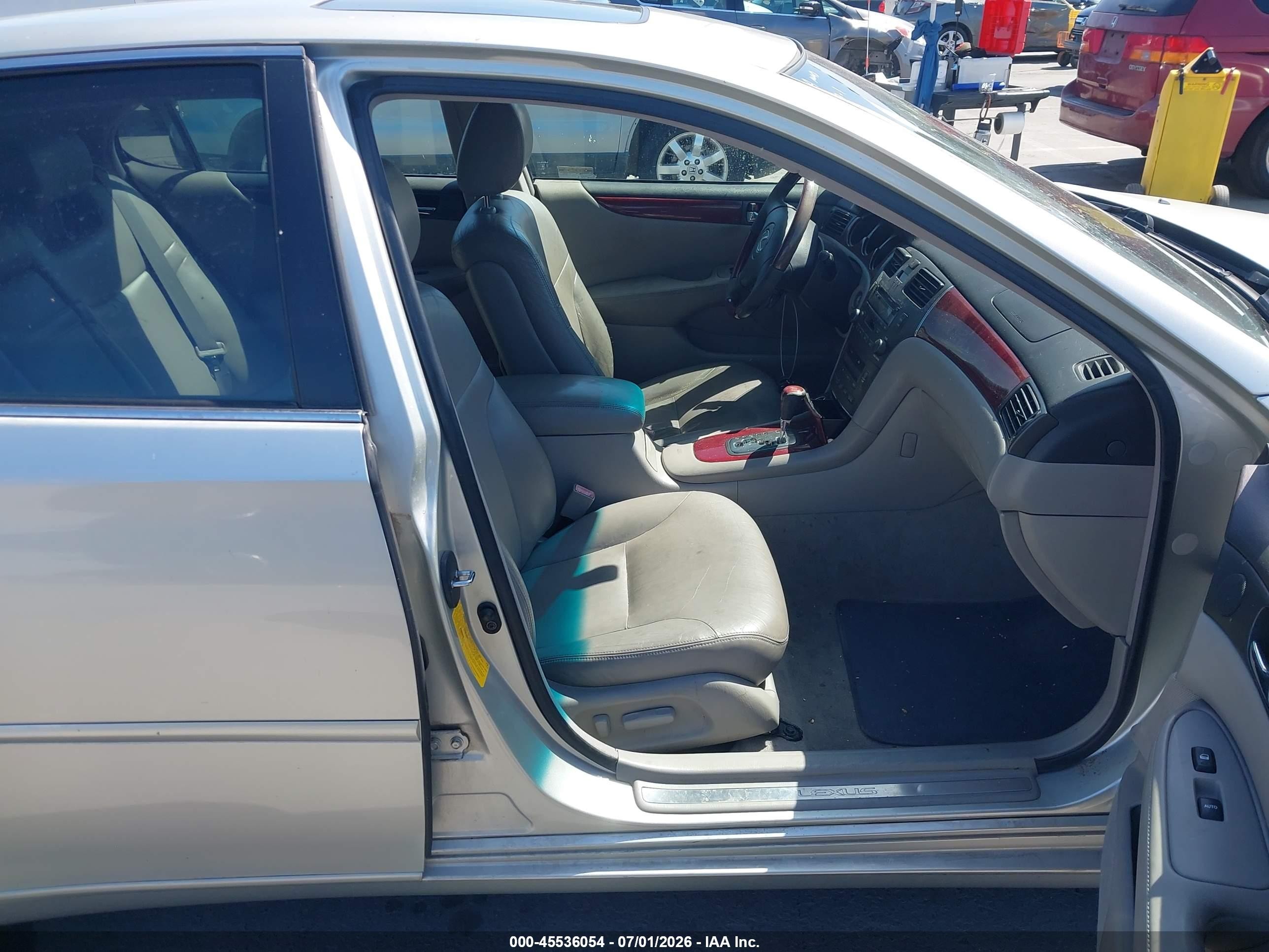 2003 Lexus Es 300   Silver vin: JTHBF30G935038435