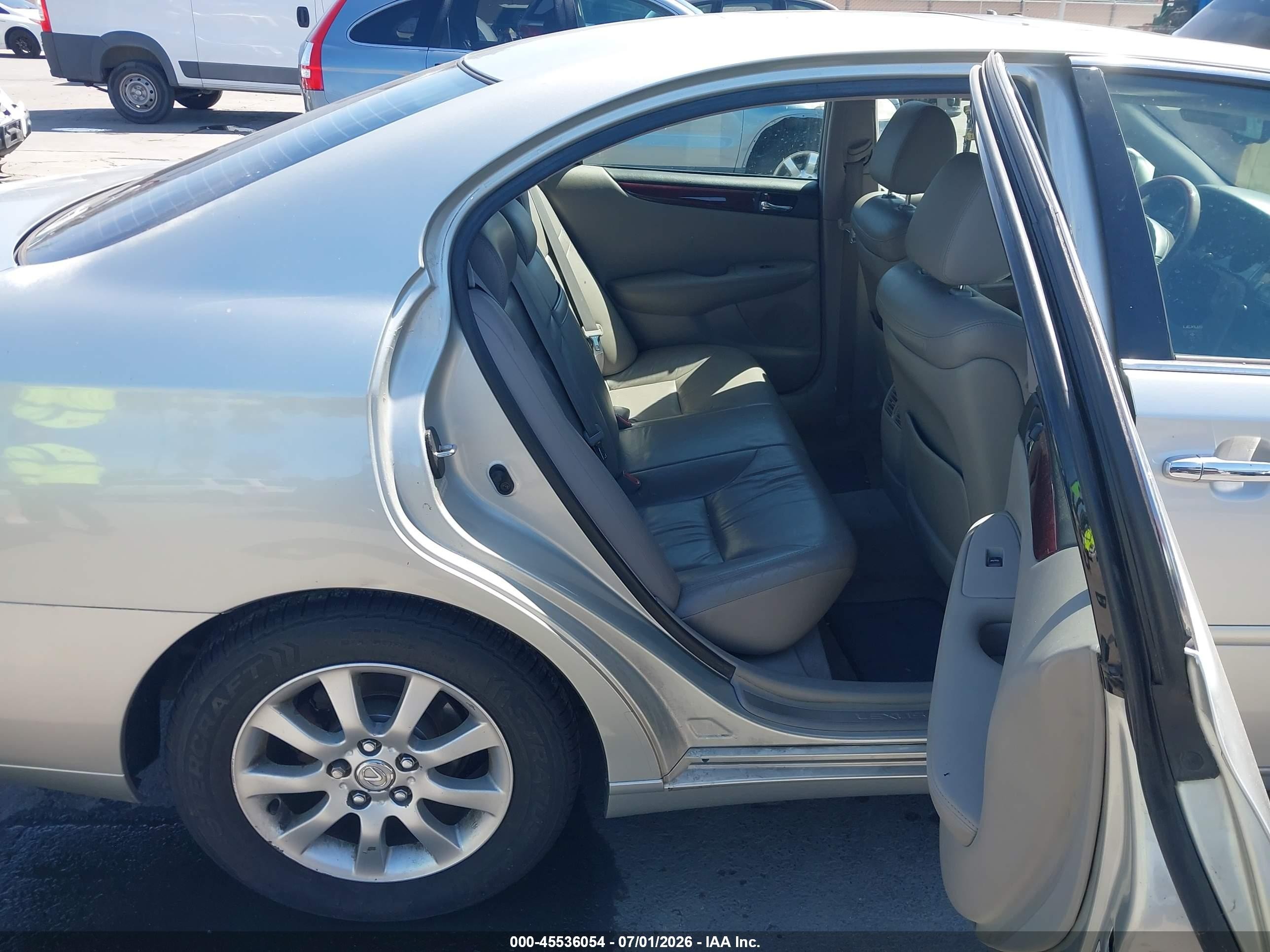 2003 Lexus Es 300   Silver vin: JTHBF30G935038435