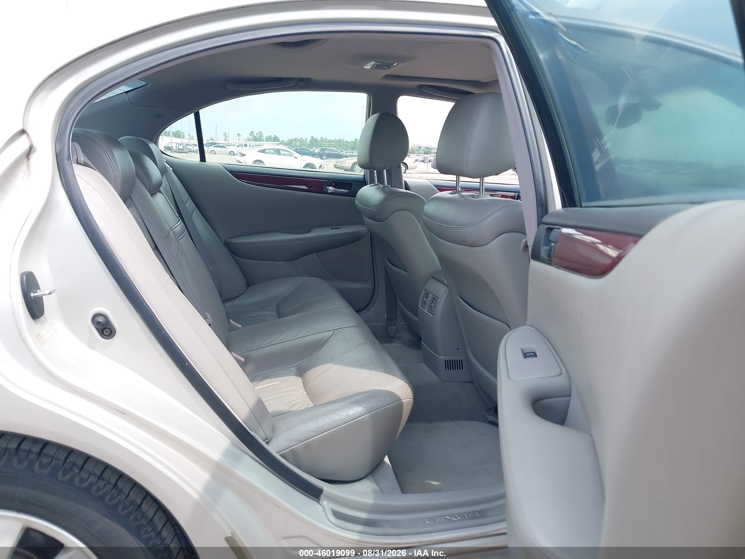 2003 Lexus Es 300   Silver vin: JTHBF30GX30087690